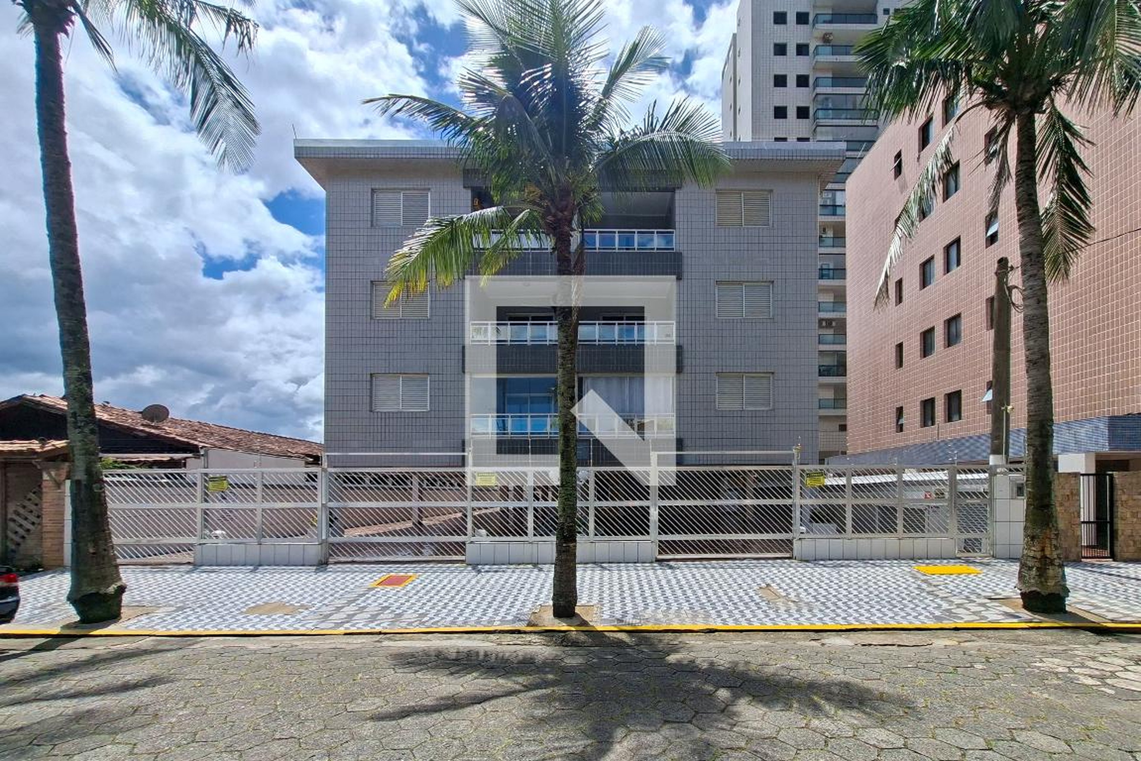 Fachada Condomínio em Rua Atibaia, 70