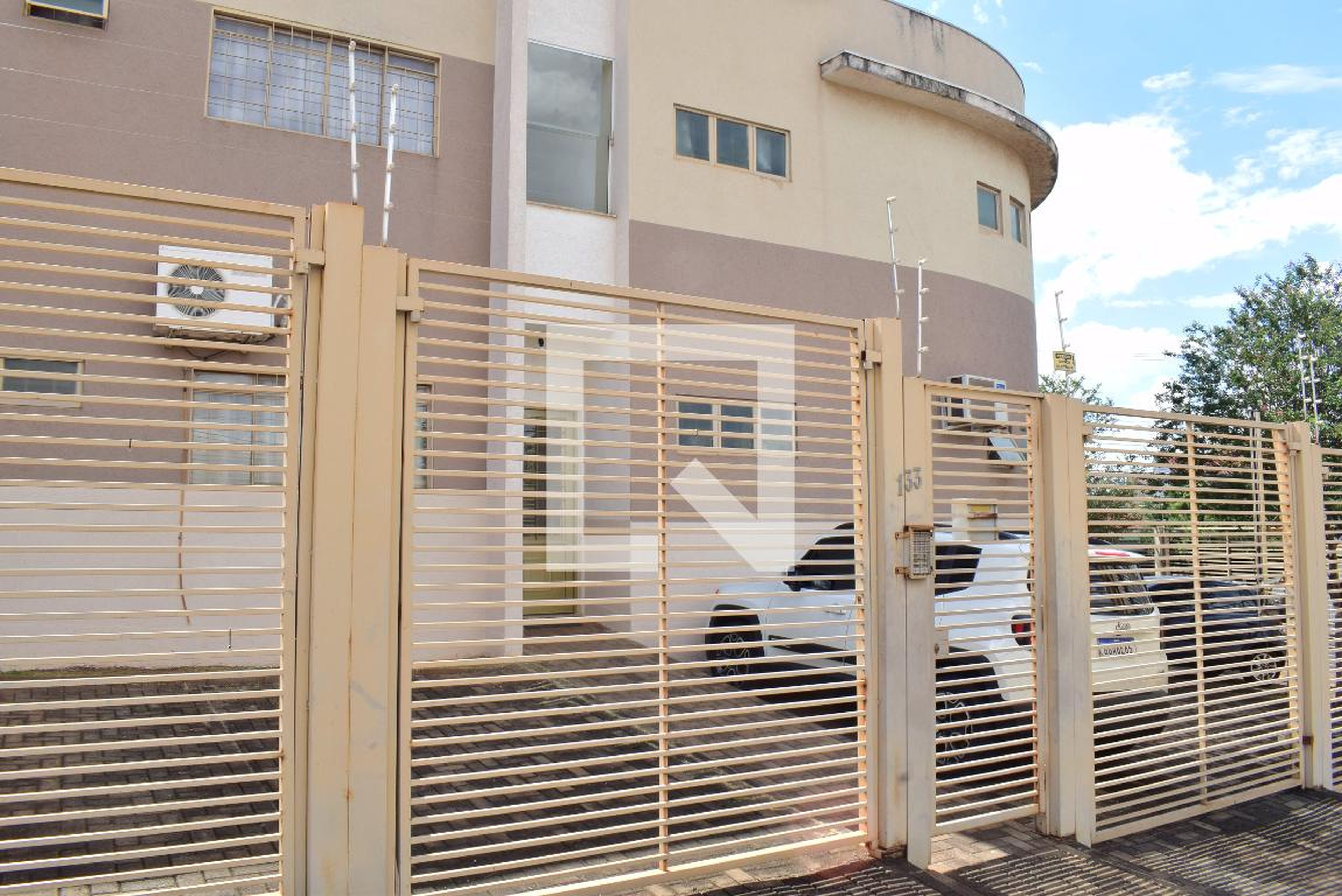 Fachada do Prédio Condomínio em Rua Clézio Neyder Lima, 133