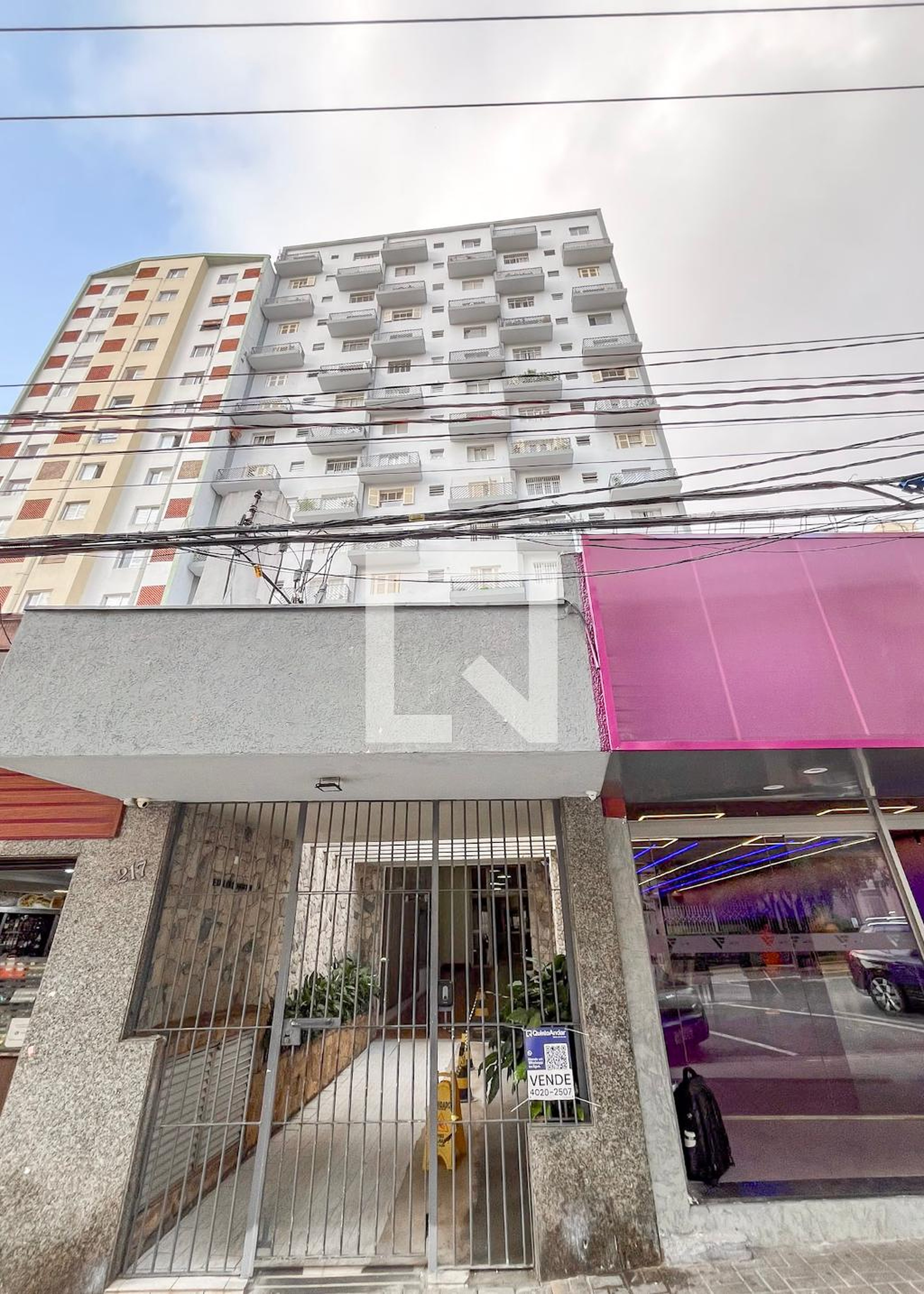 Fachada Condomínio em Rua José Getúlio, 214