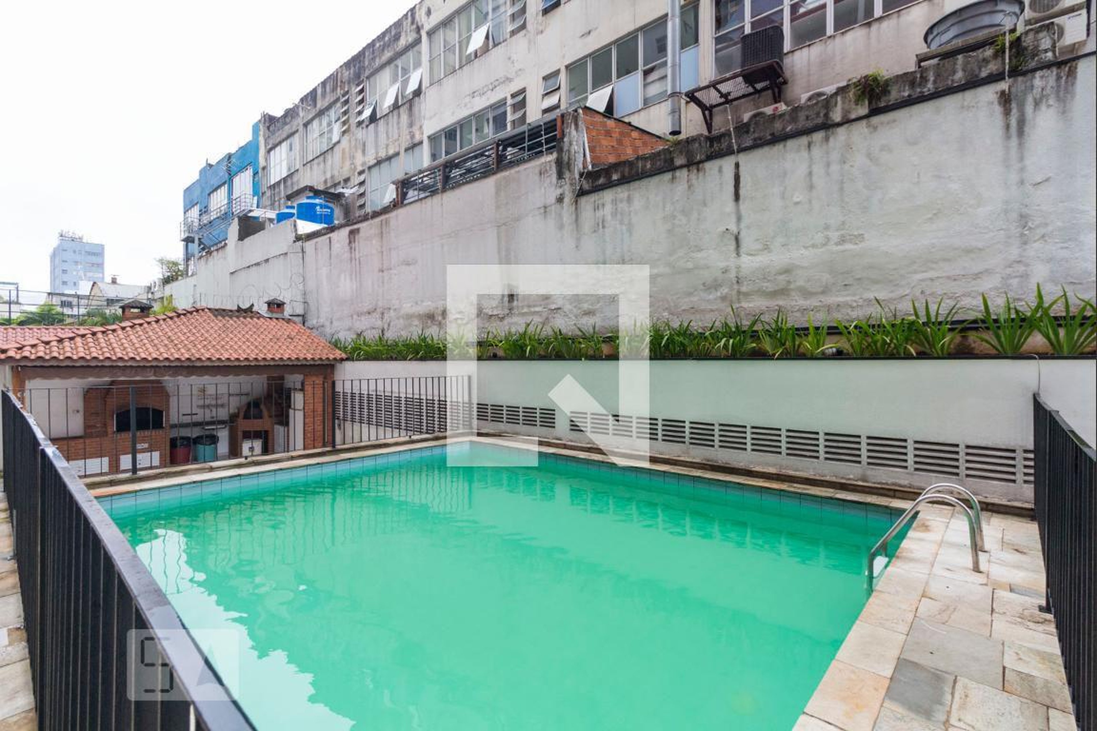 Piscina - Edifício Marina Isabel