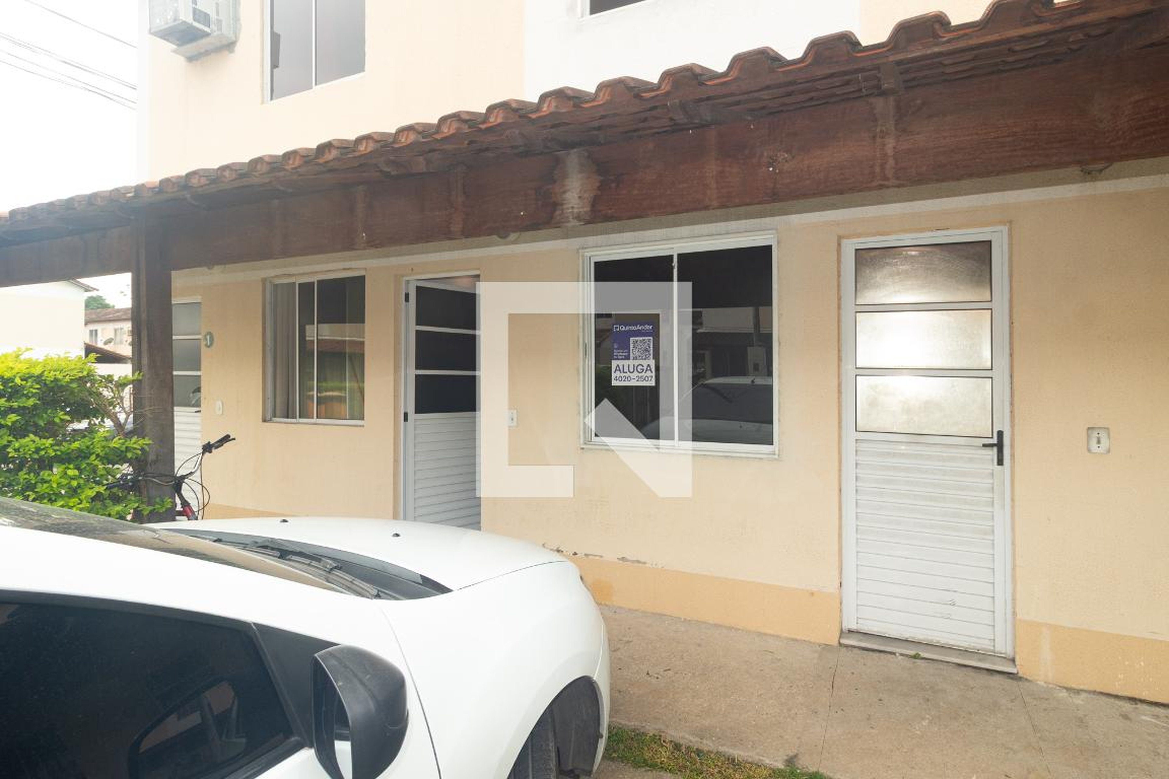 Fachada Condomínio em Rua Rosada, 85