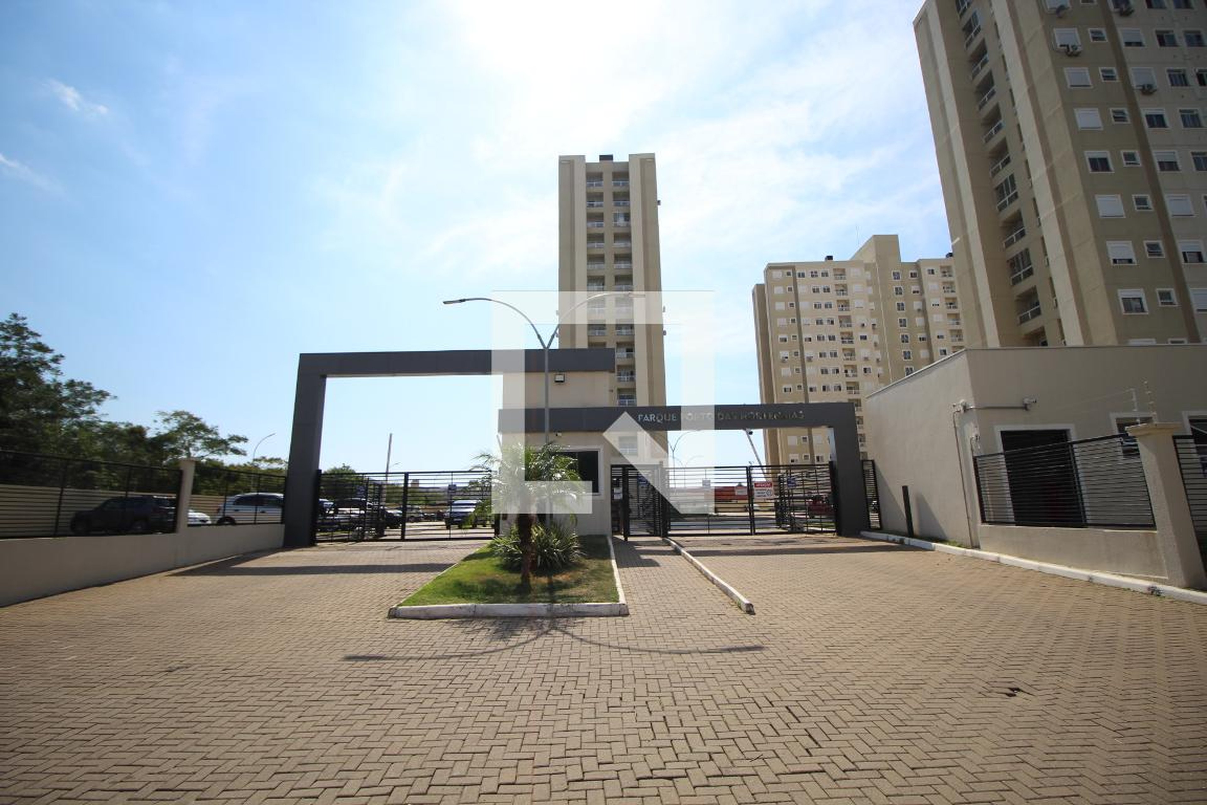 Fachada Condomínio Porto Hortênsias  MRV