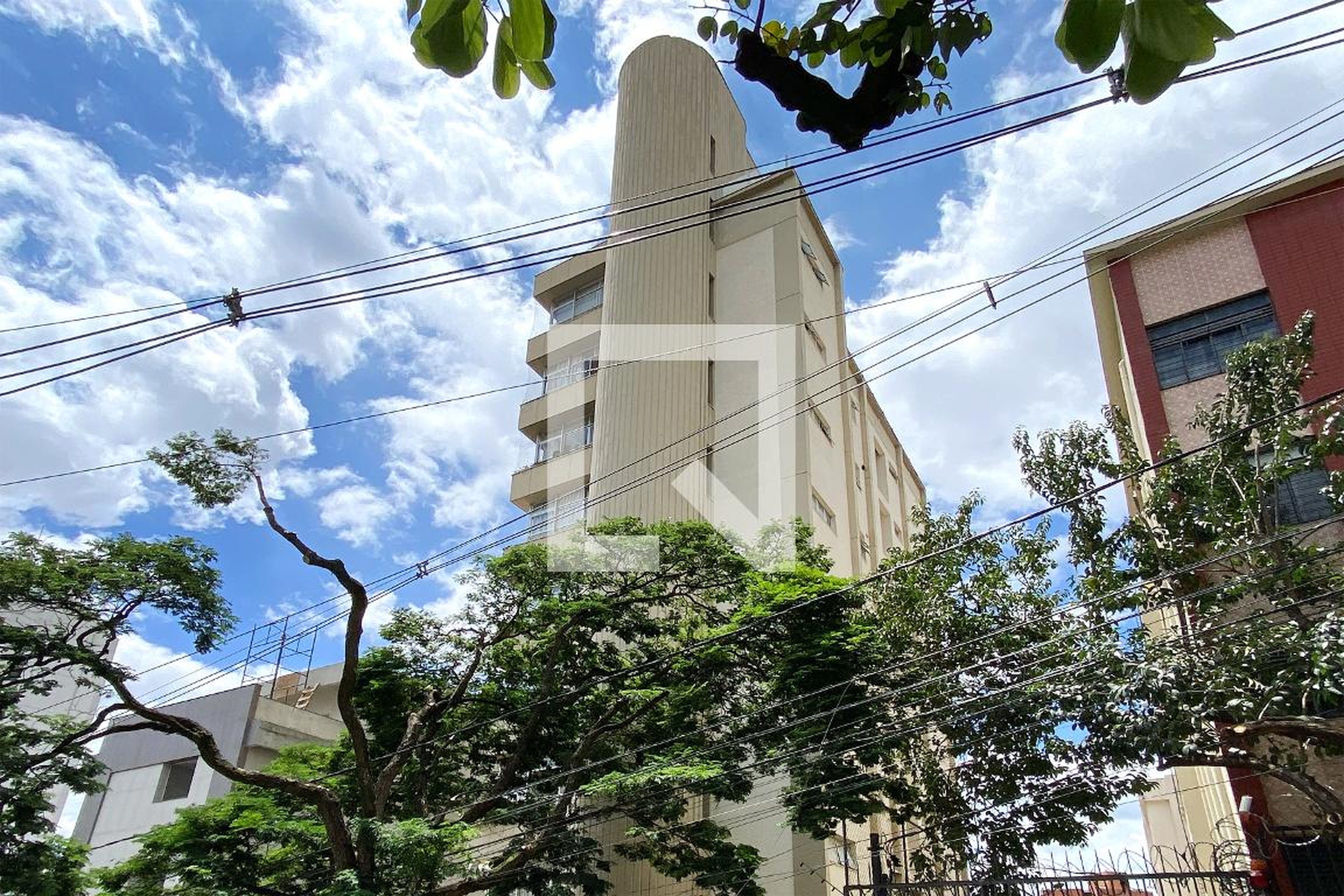 Fachada Condomínio em Rua Padre Severino, 425