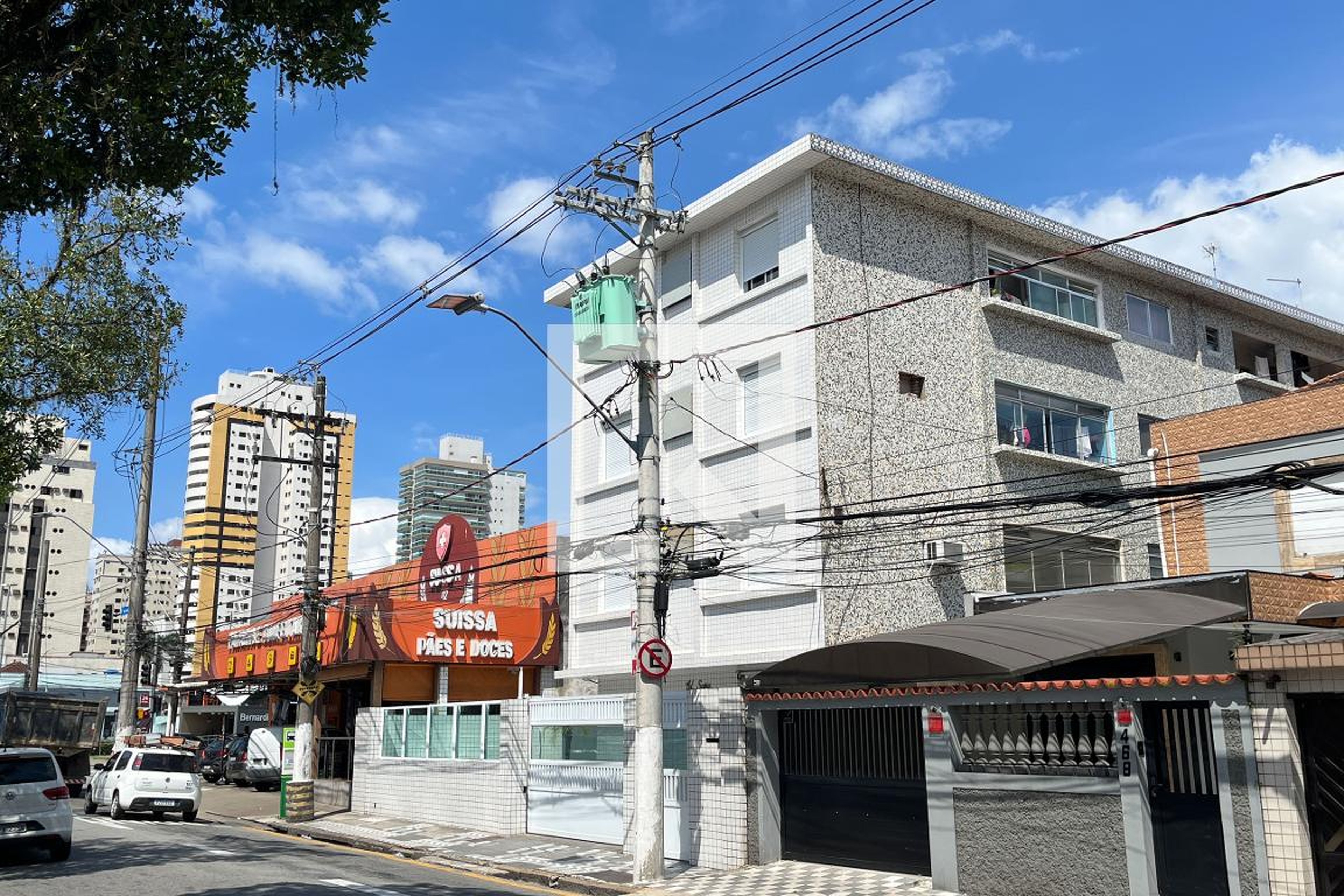 Fachada Condomínio em Avenida Bernardino de Campos, 470