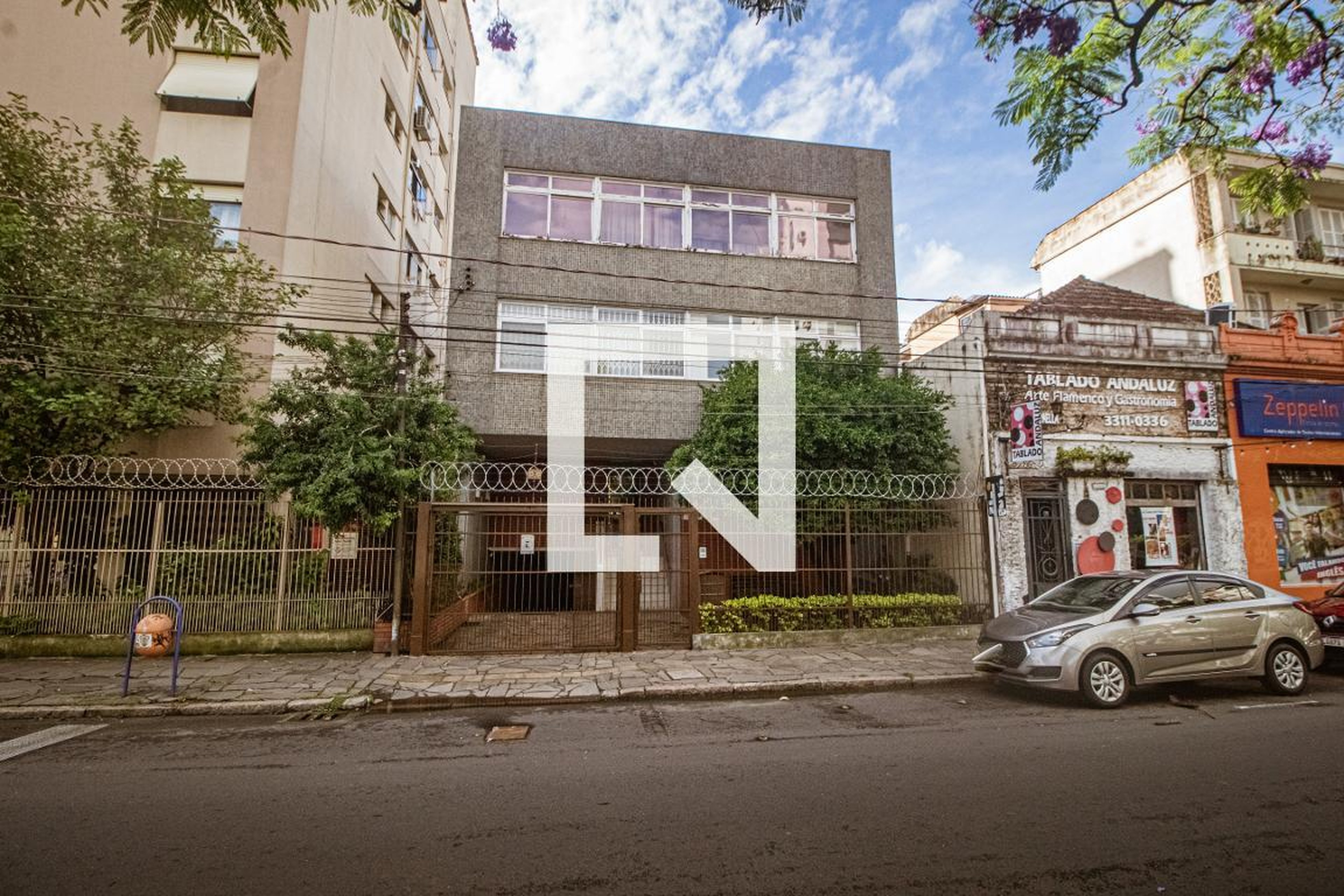 Fachada Condomínio em Avenida Venâncio Aires, 552