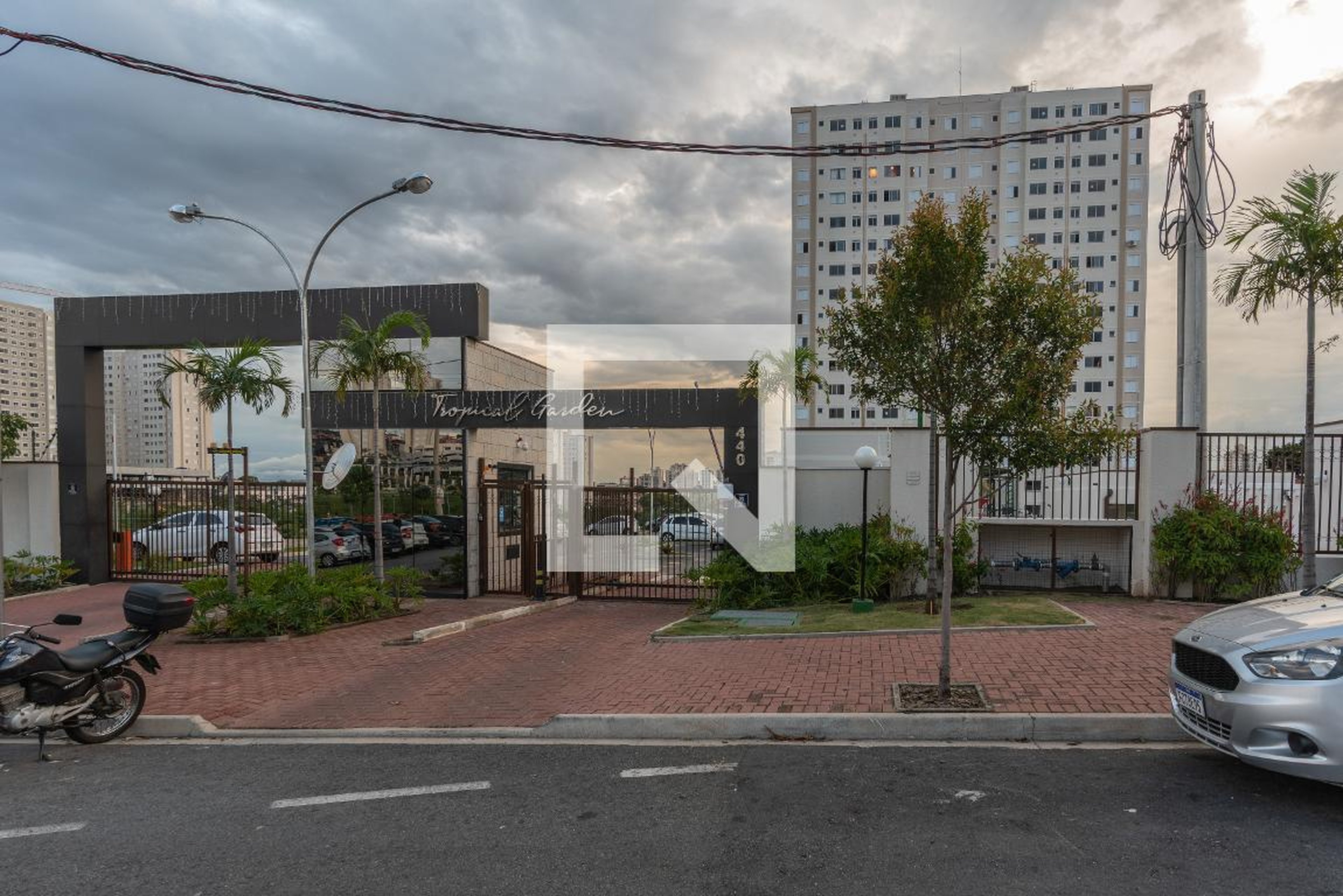 Fachada Residencial Tropical Garden