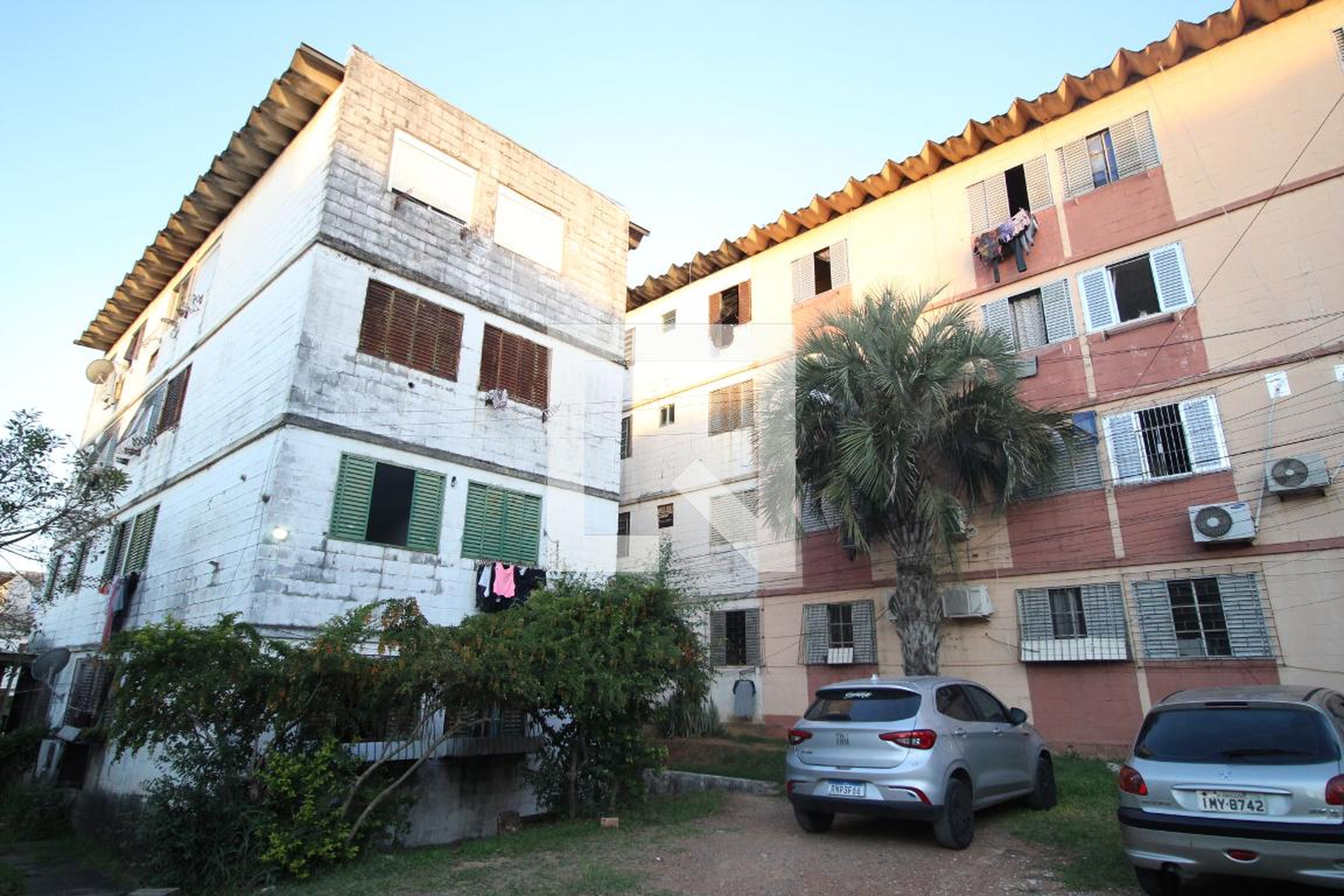 Fachada Condomínio em Rua Professor Augusto Osvaldo Thiesen, 40