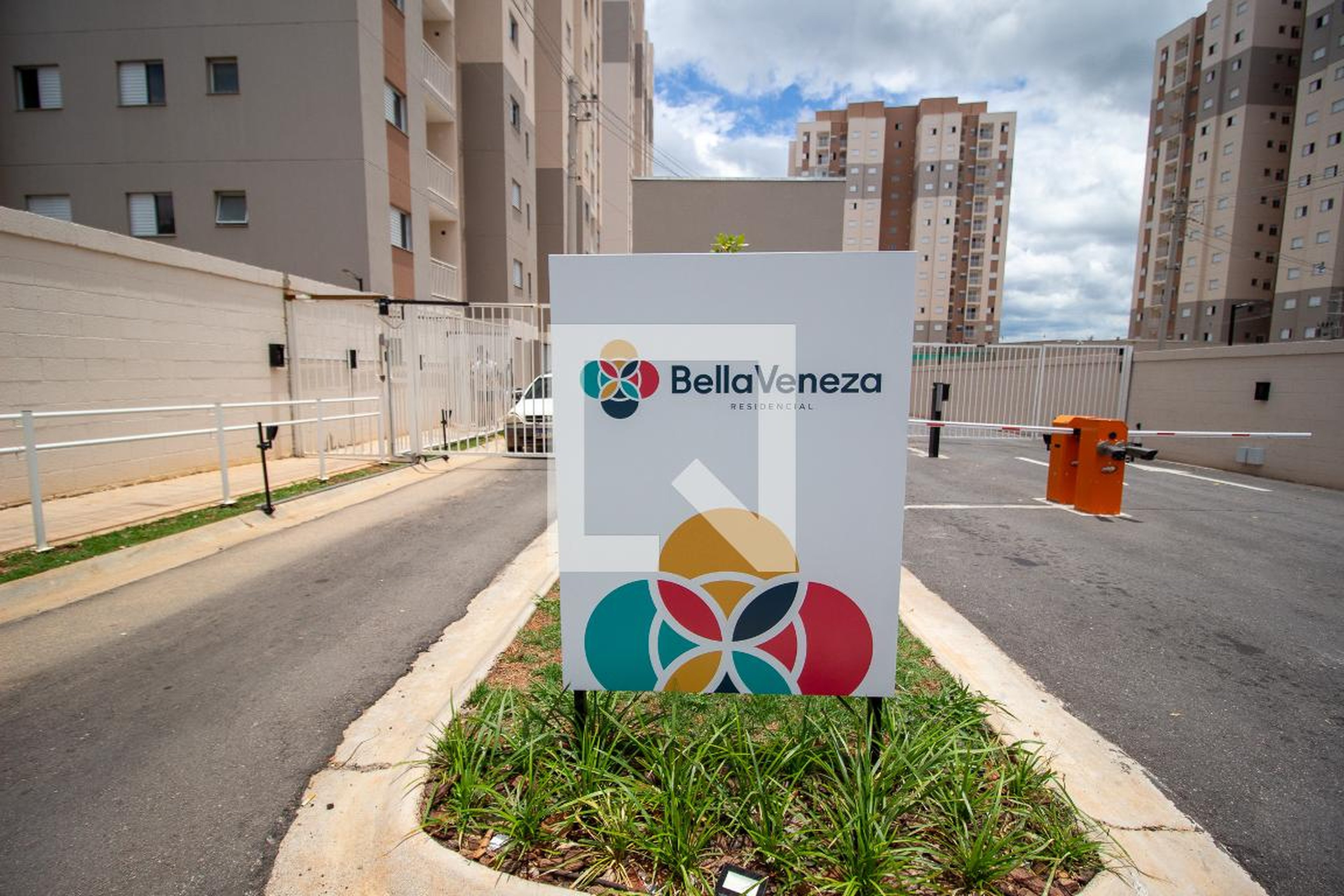 Fachada Condomínio Bella Veneza Residencial