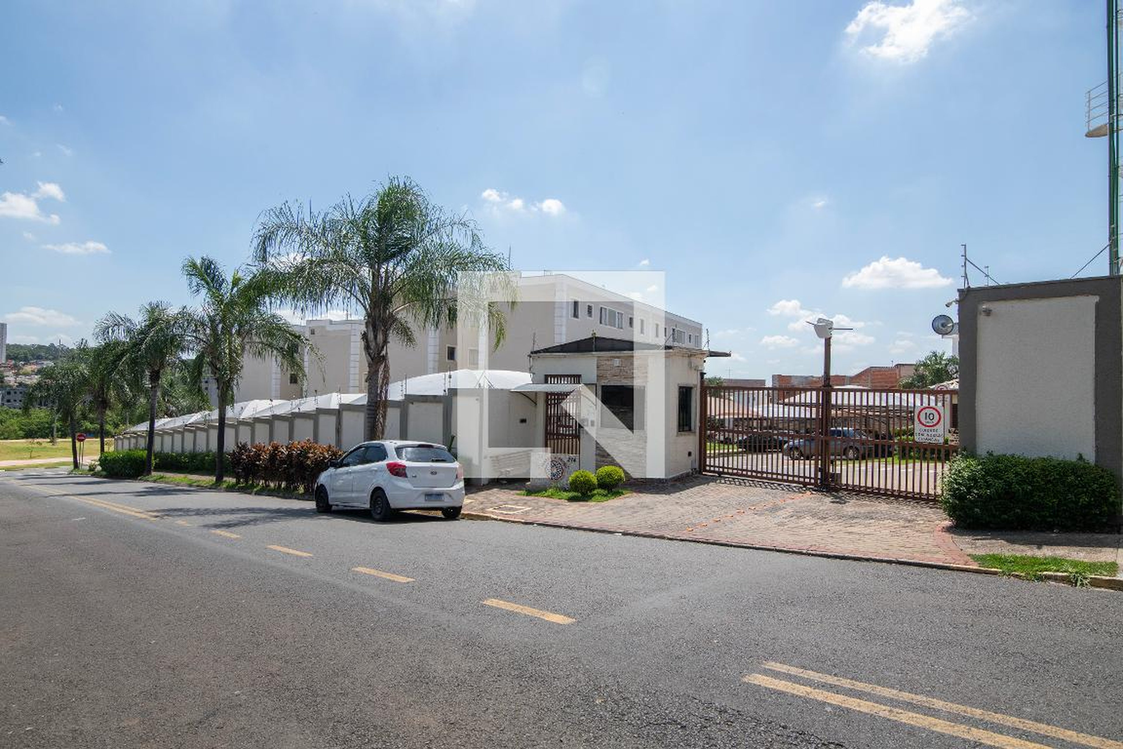 Fachada do Condomínio Condomínio Parque Harmonia