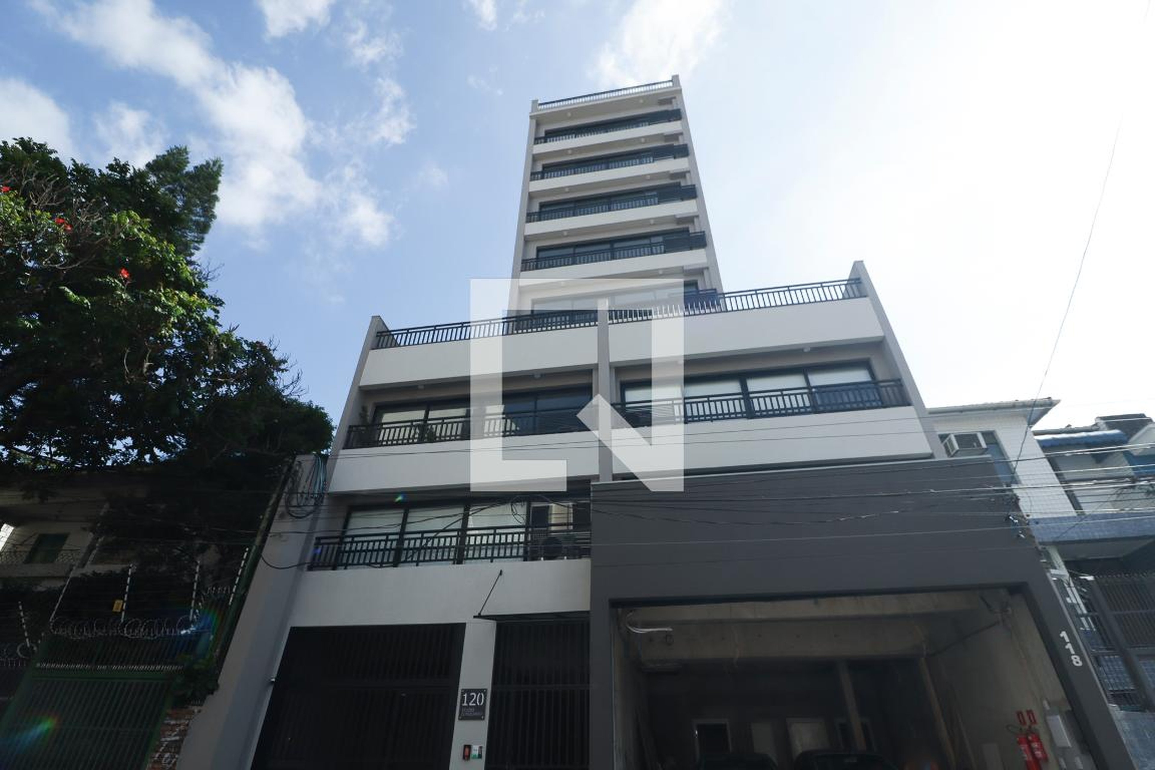 Fachada Condomínio em Rua Conselheiro Moreira de Barros, 120
