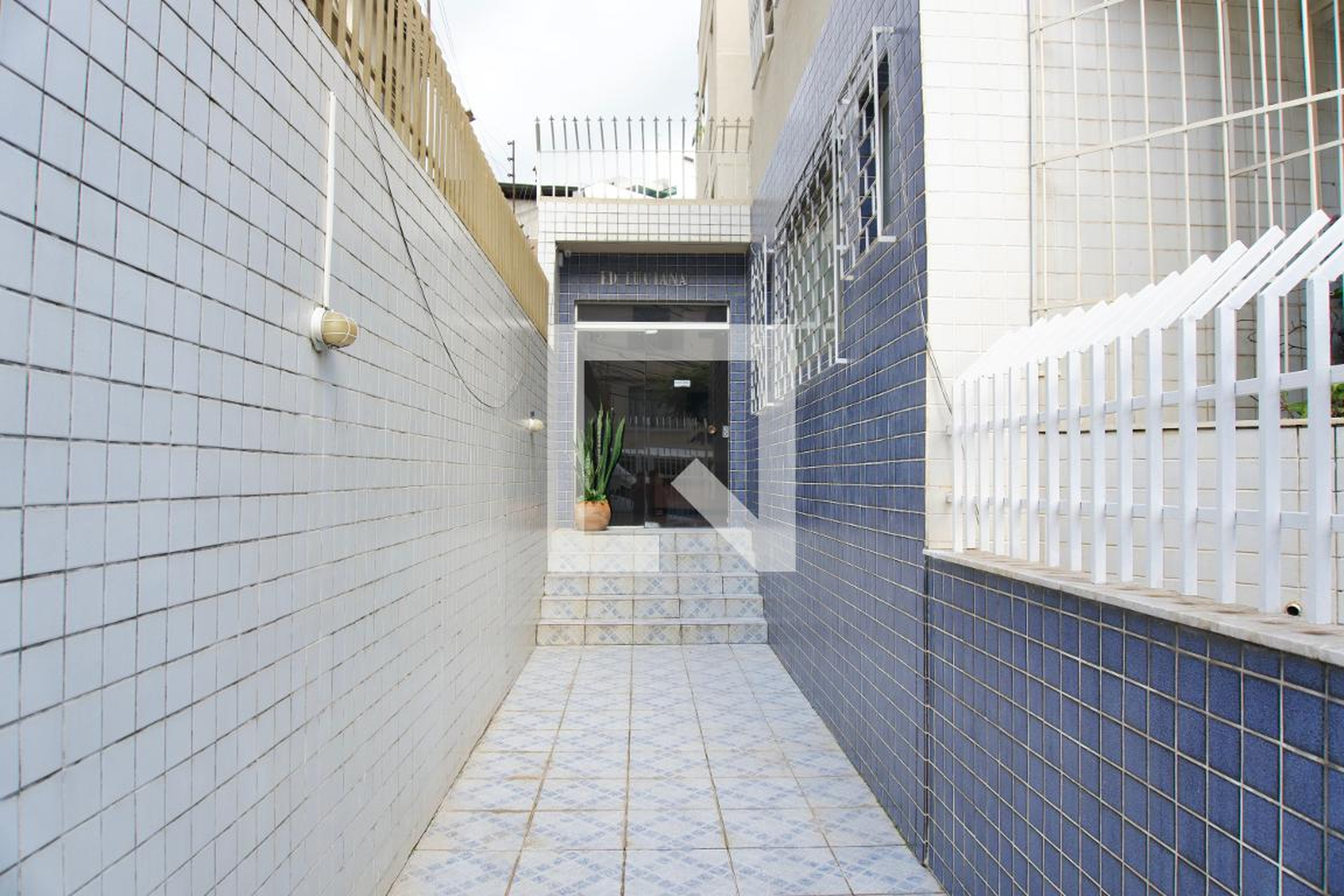 Fachada Condomínio em Rua Campo Belo, 28