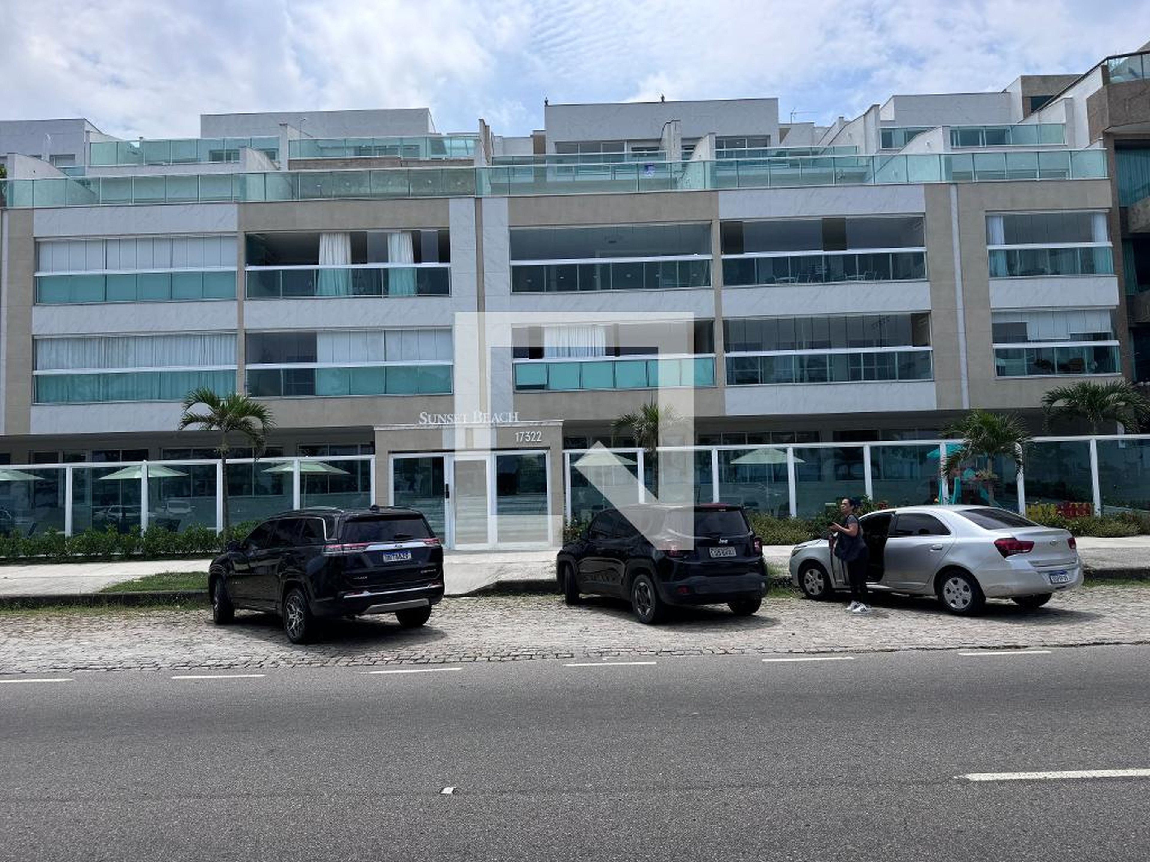 Fachada Condomínio em Avenida Lúcio Costa, 17322