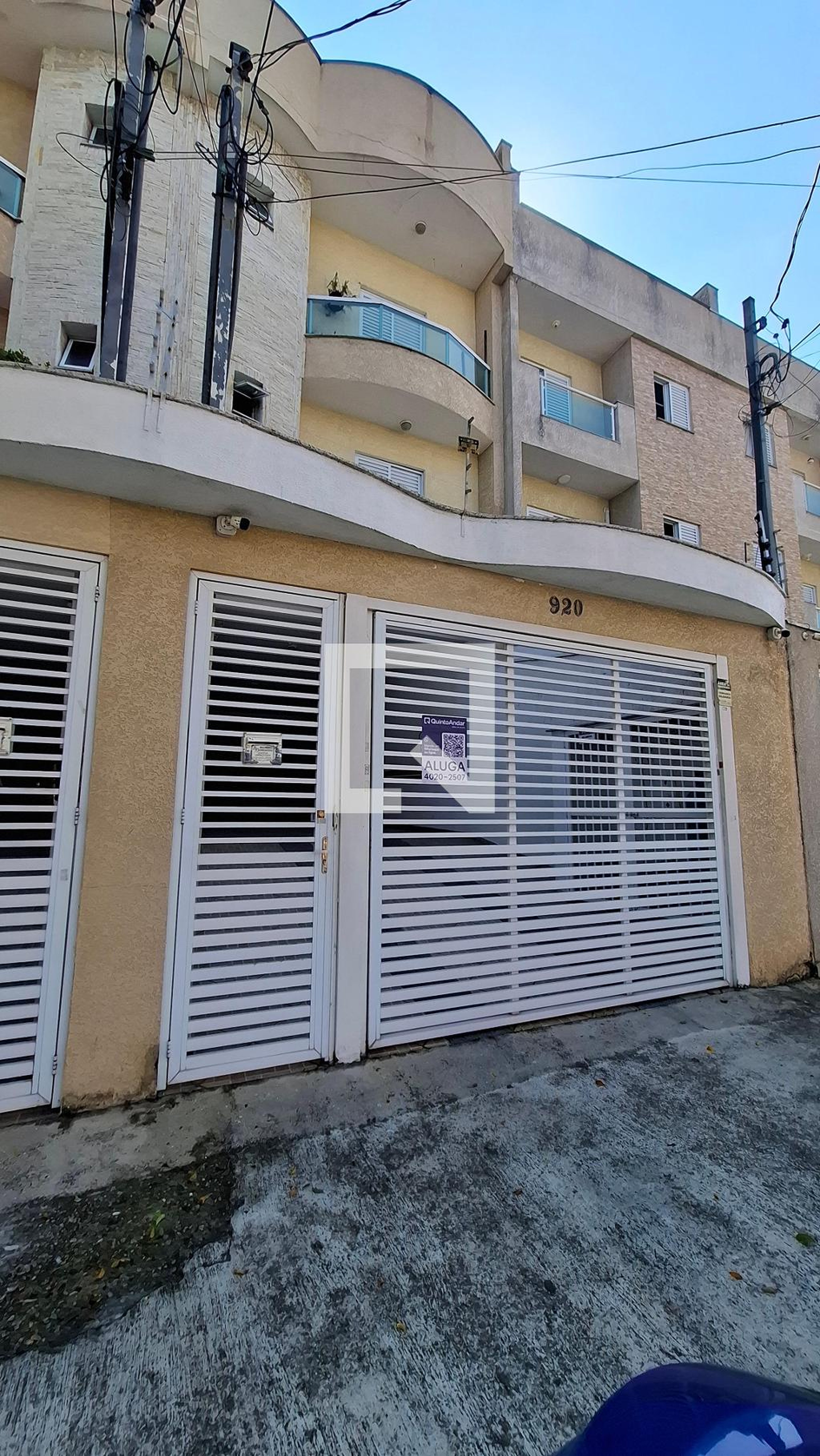 Fachada Condomínio em Rua Clélia, 920