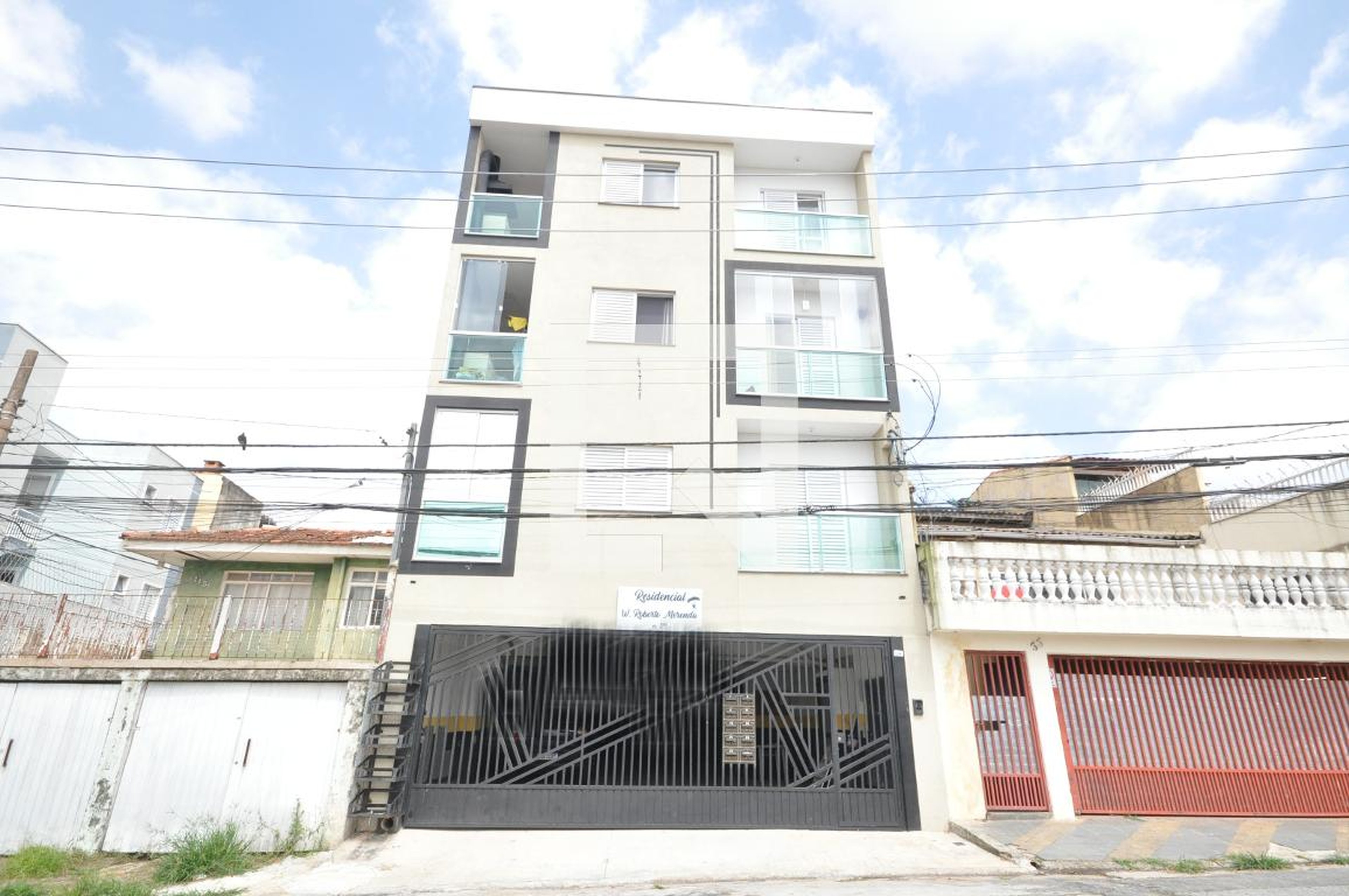 Fachada Condomínio em Rua Francisco Zanela, 129