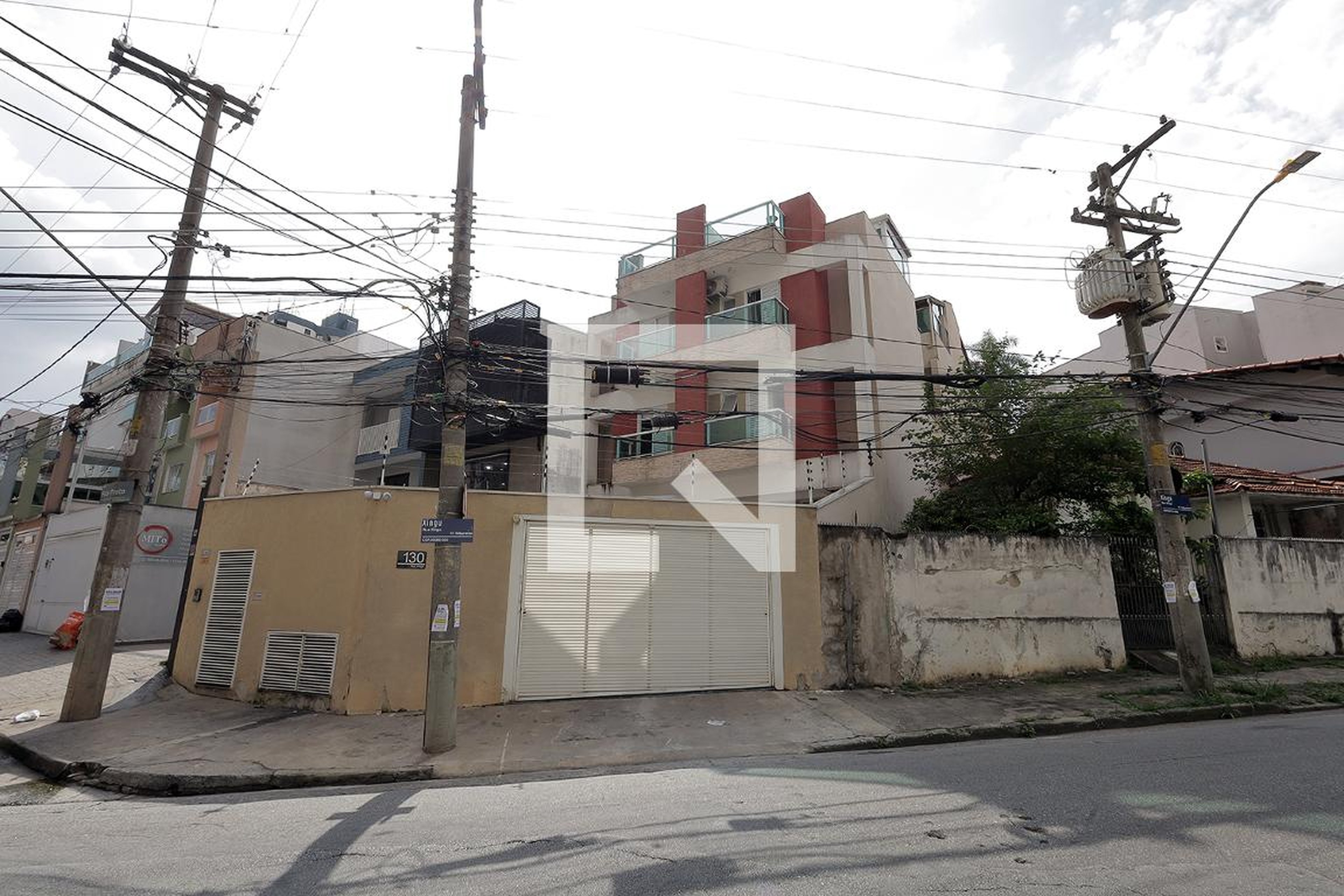 Fachada Condomínio em Rua Xingu, 130