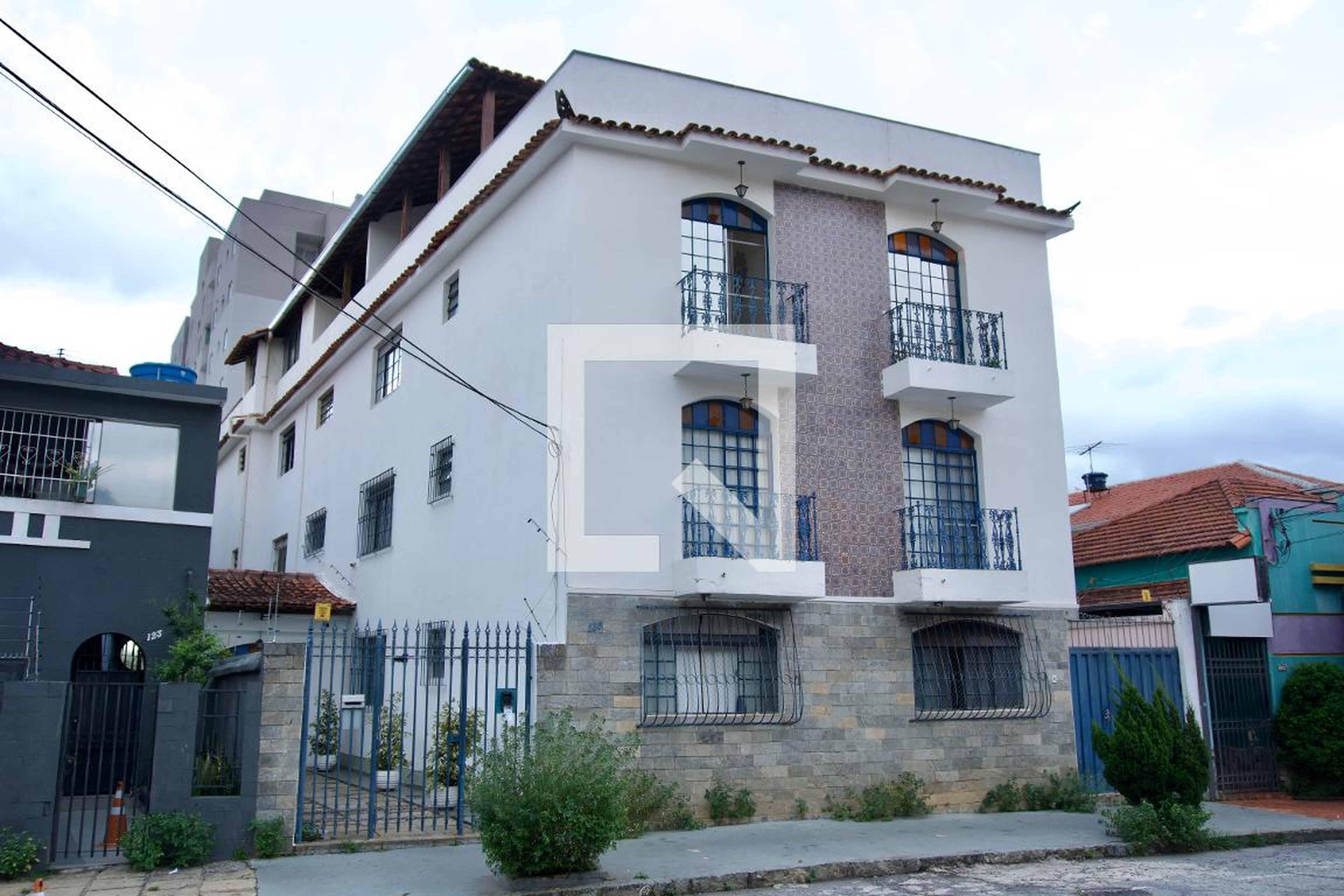 Fachada do Prédio Condomínio em Rua Brasópolis, 135