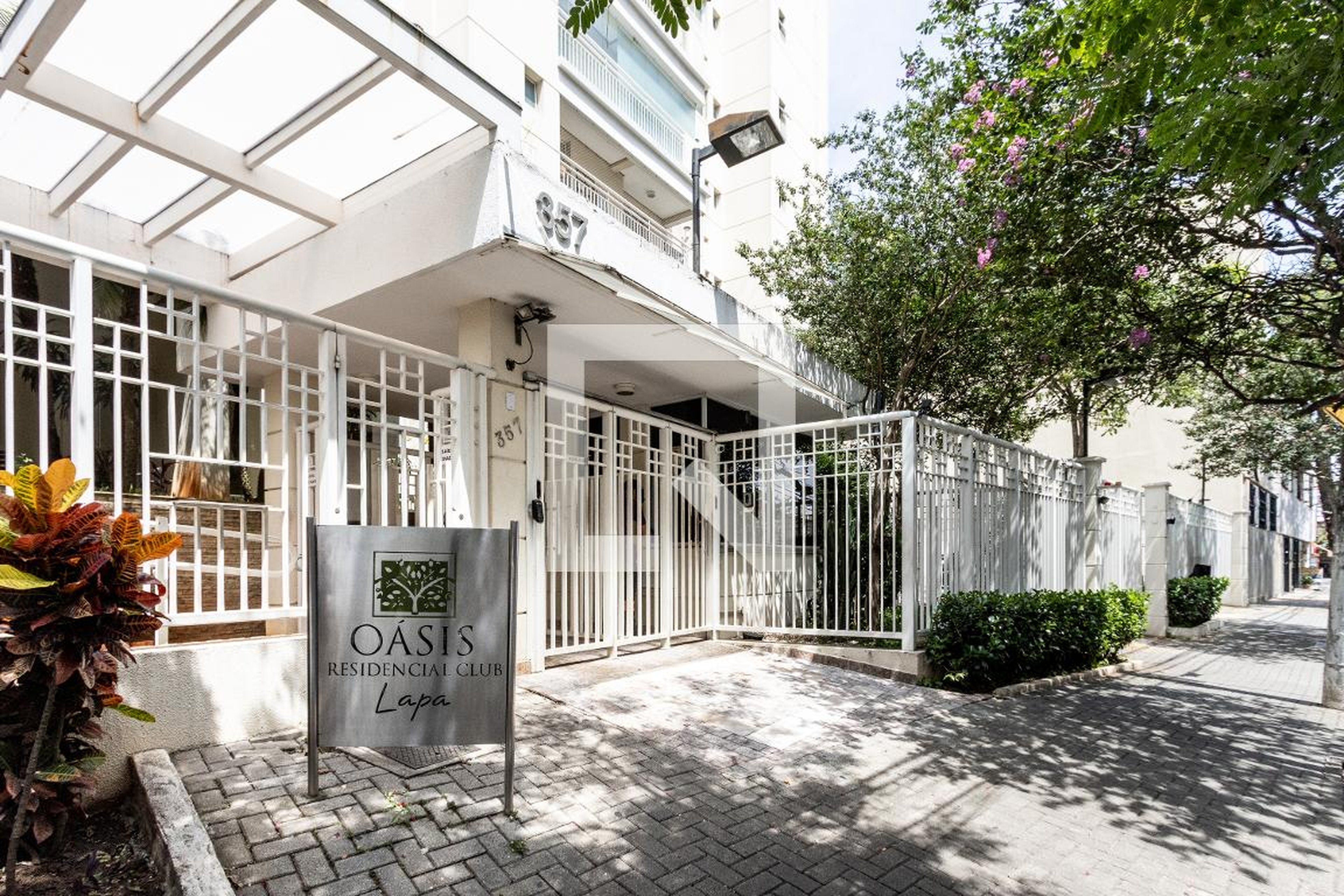 Fachada do Condomínio Condomínio Oasis Residencial Club Lapa