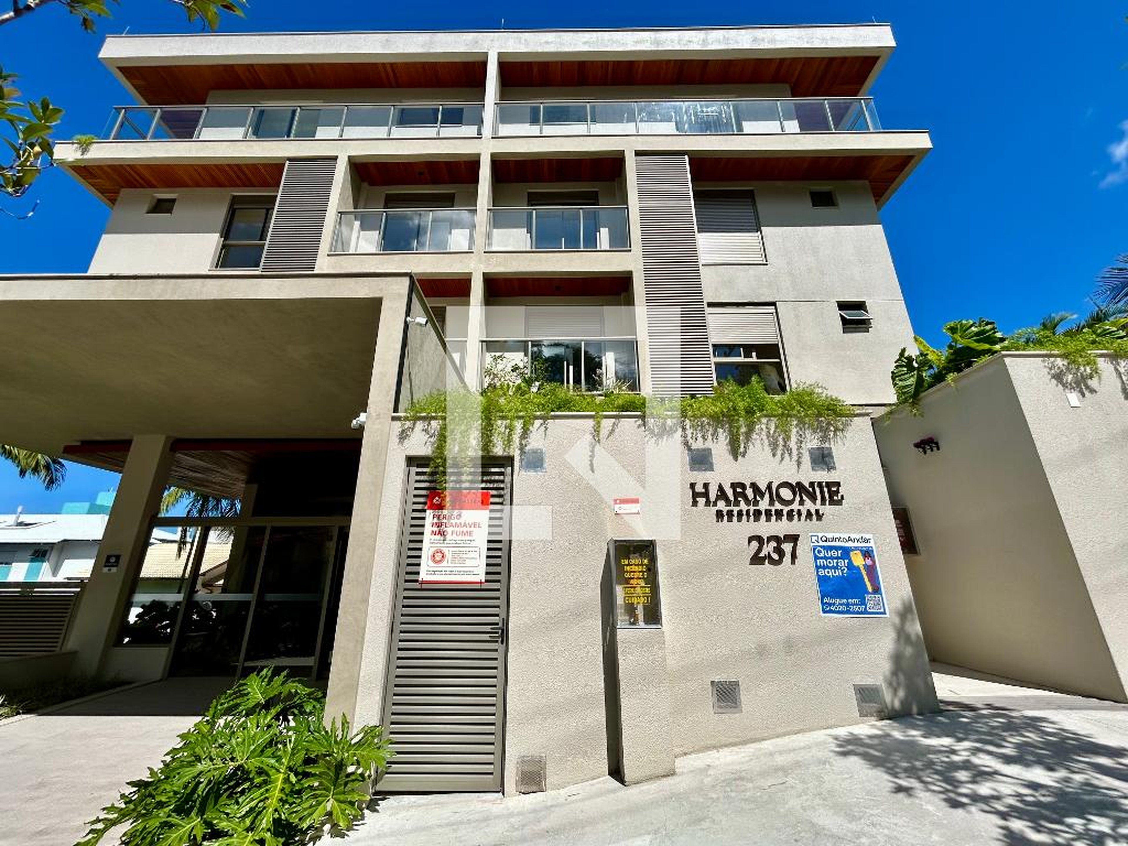 Fachada Condomínio em Rua Júlio Viêira, 2214