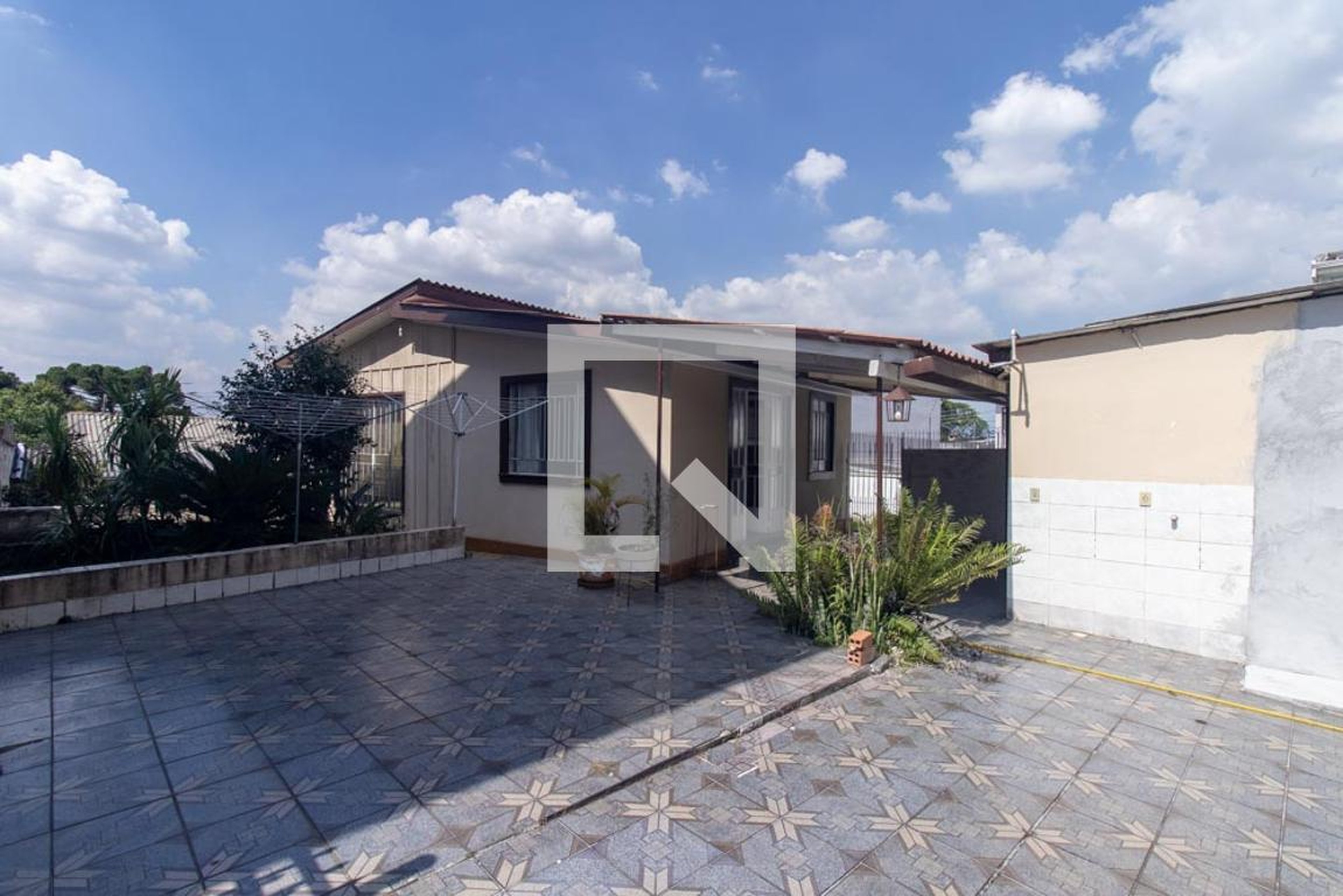 Fachada Condomínio em Rua Roberto Gava, 55