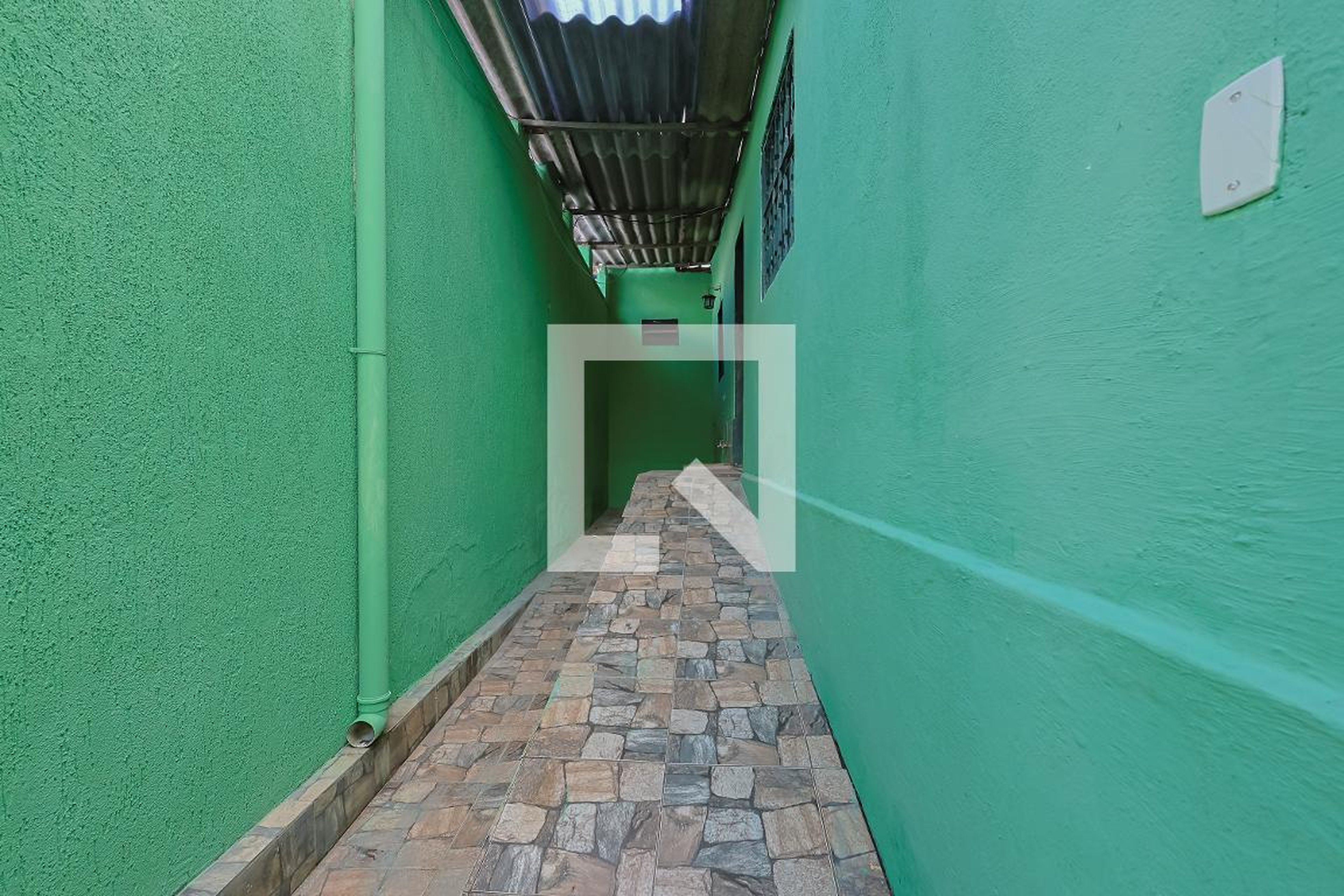 Entrada Condomínio em Rua Pôrto Seguro, 97