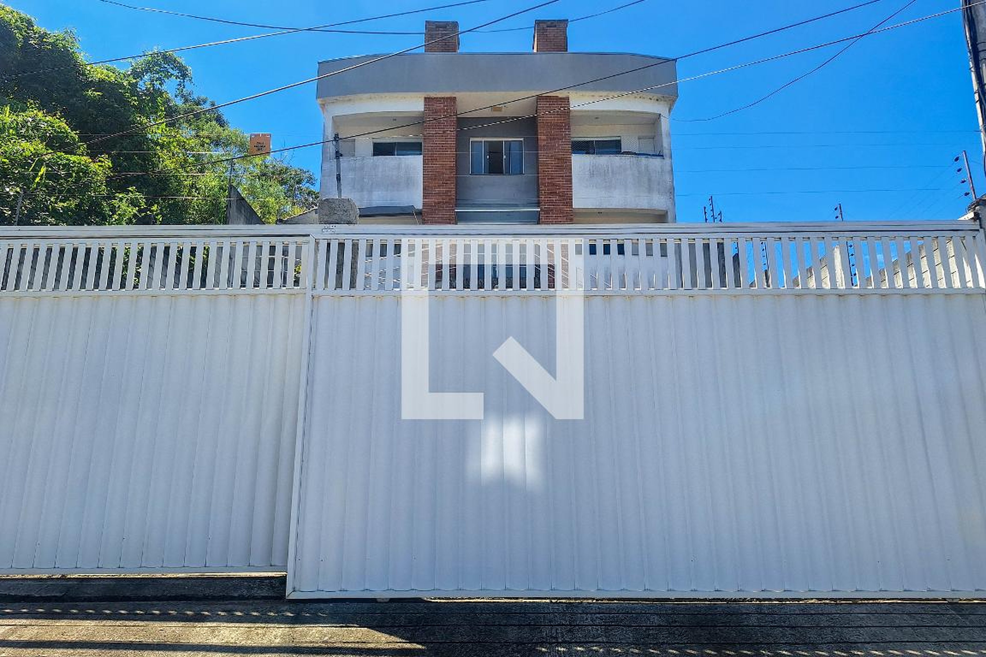 Fachada Condomínio em Rua das Violetas, 34