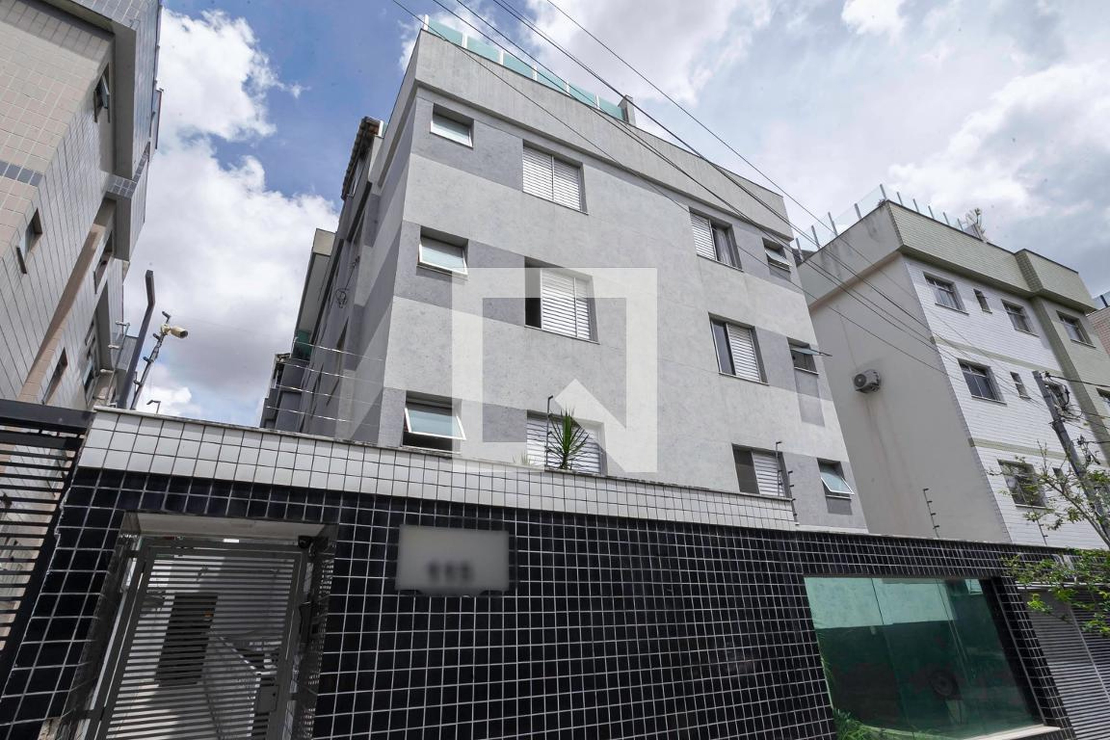 Fachada Condomínio em Rua Kenedy Maro Campos, 115