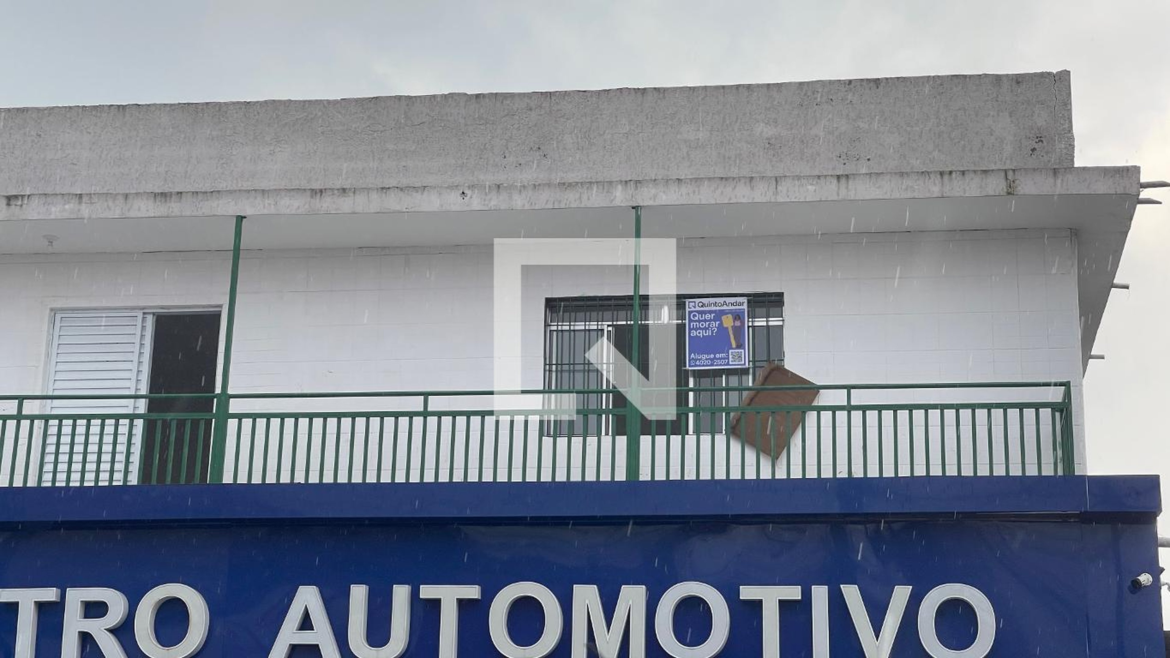 Fachada do Prédio Condomínio em Rua Sabiá-Laranjeira, 843