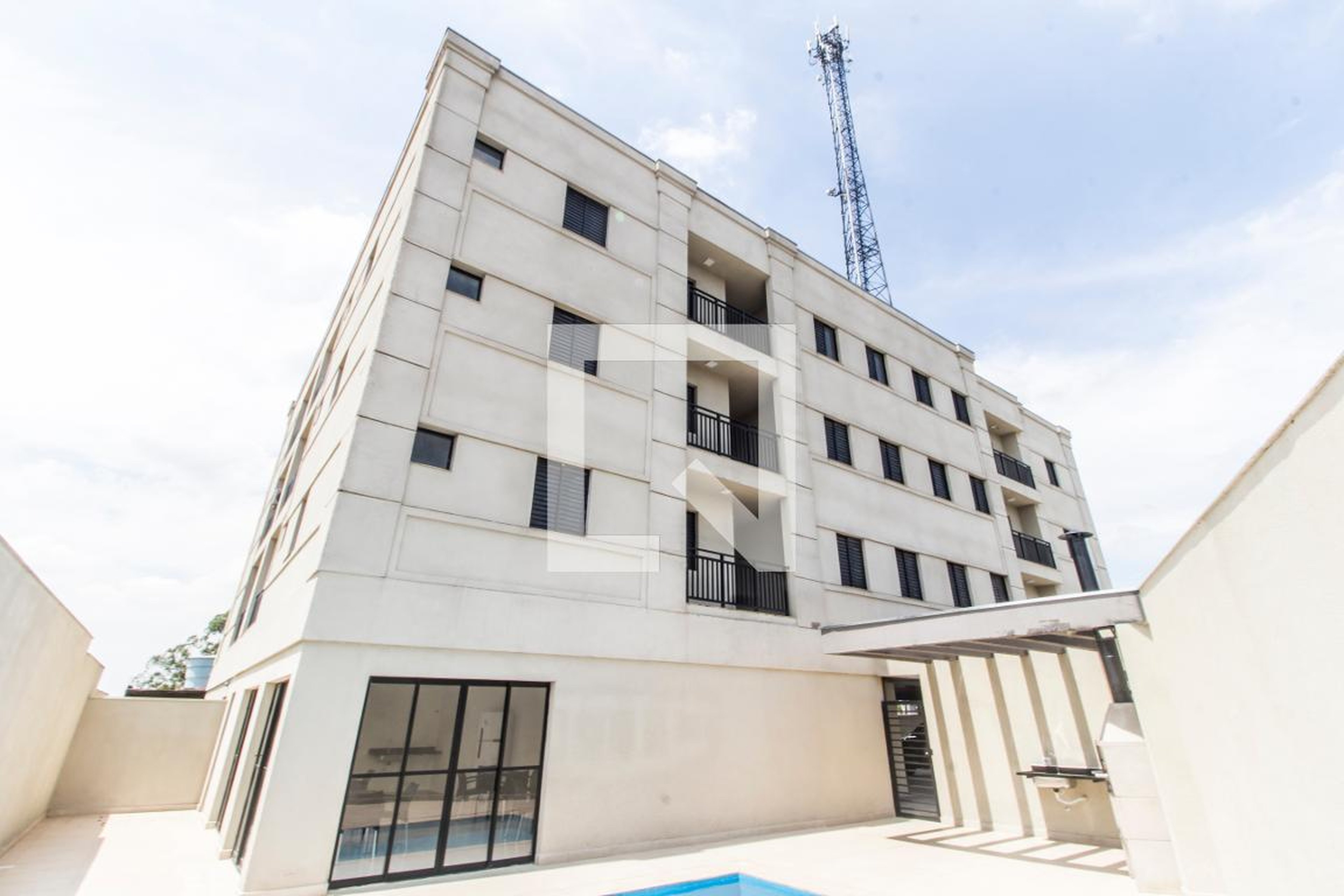 Fachada Condomínio em Alameda Marselha, 100