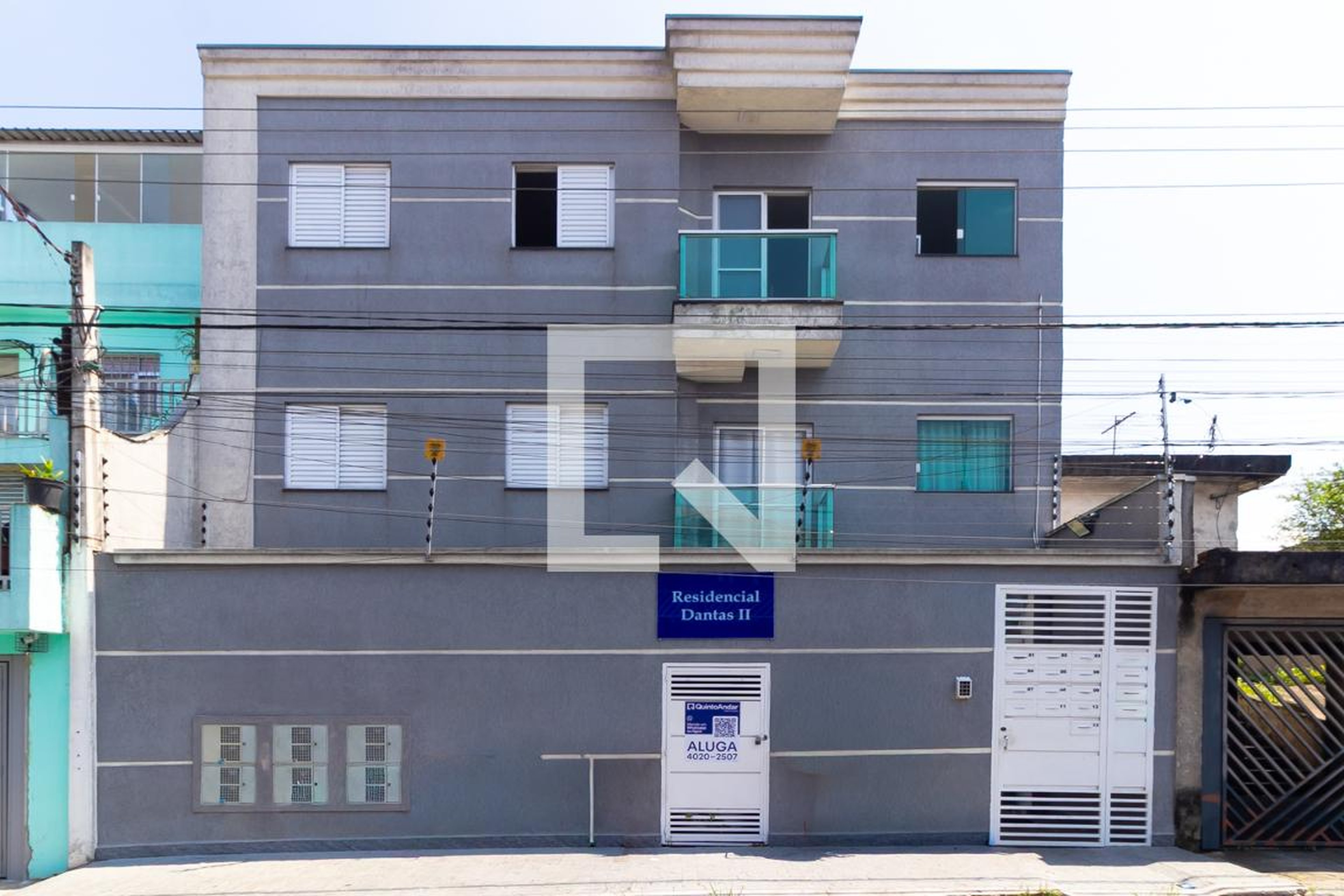 Fachada Condomínio em Rua Ernani Fornari, 338