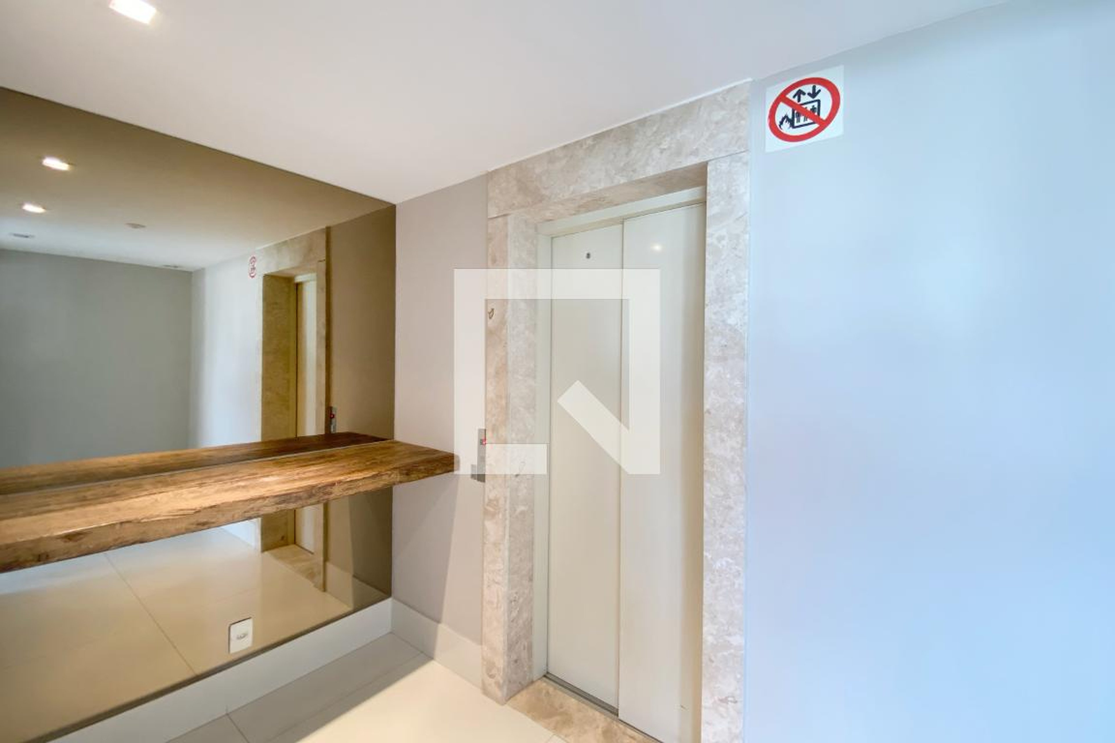 Hall de entrada - Ed Danilo Ambrosio