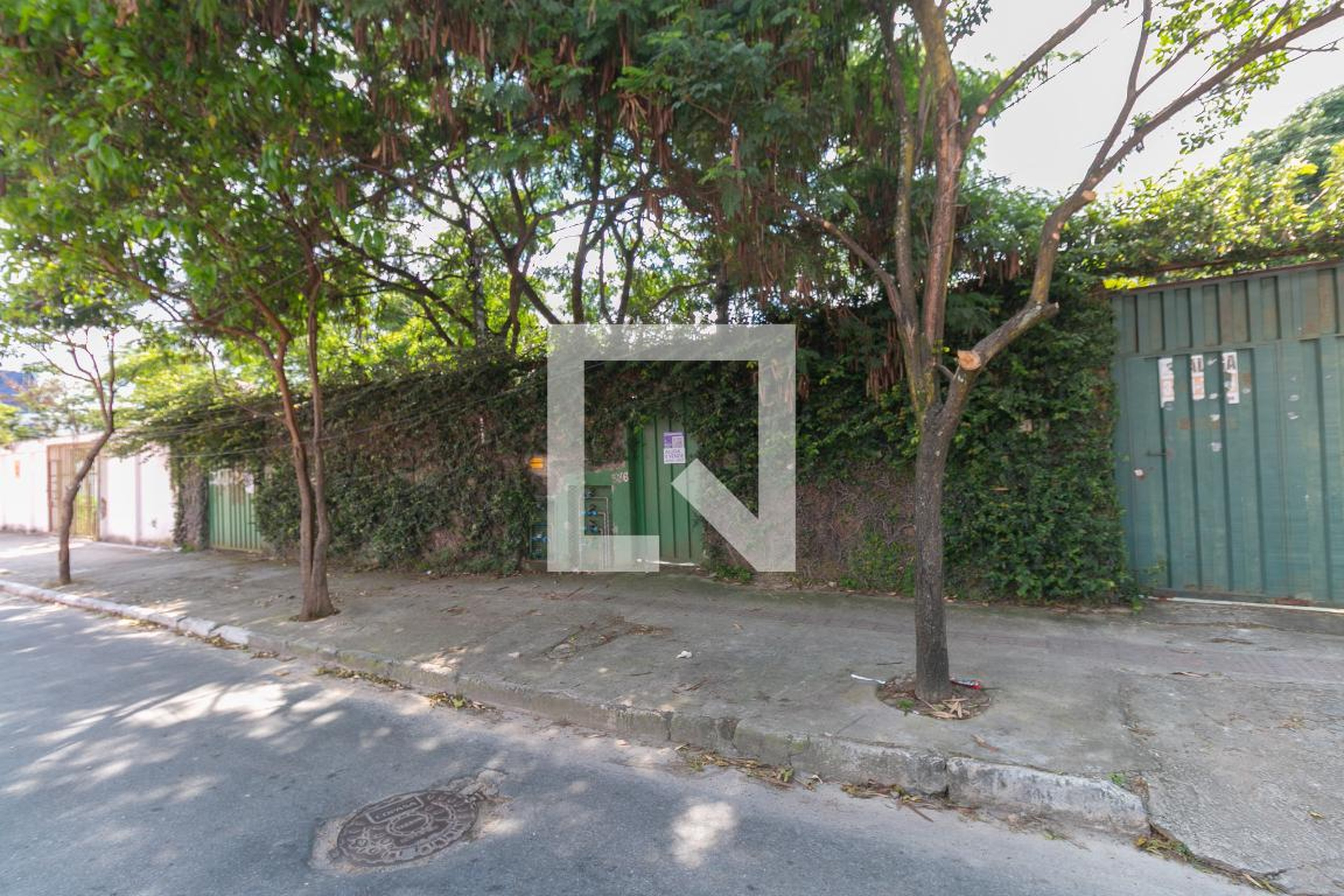 Fachada Condomínio em Rua Caldas da Raínha, 536