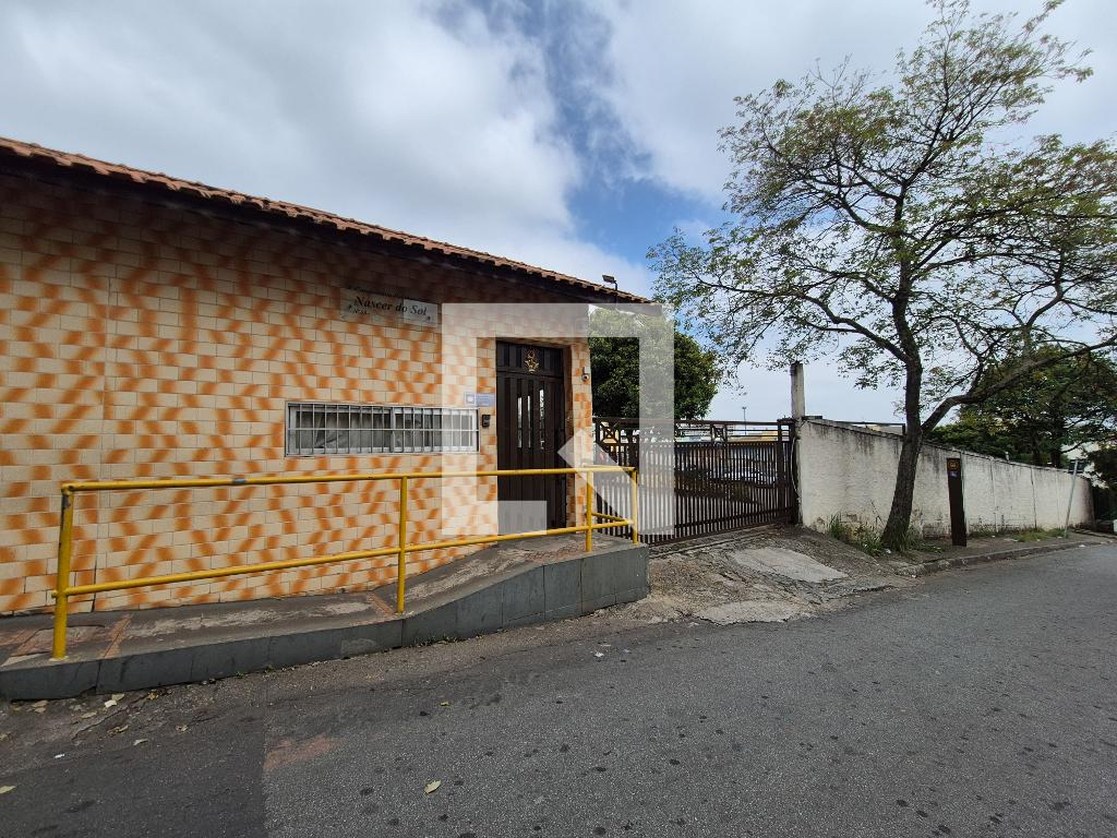 Fachada Condomínio em Rua Roberto Said, 98