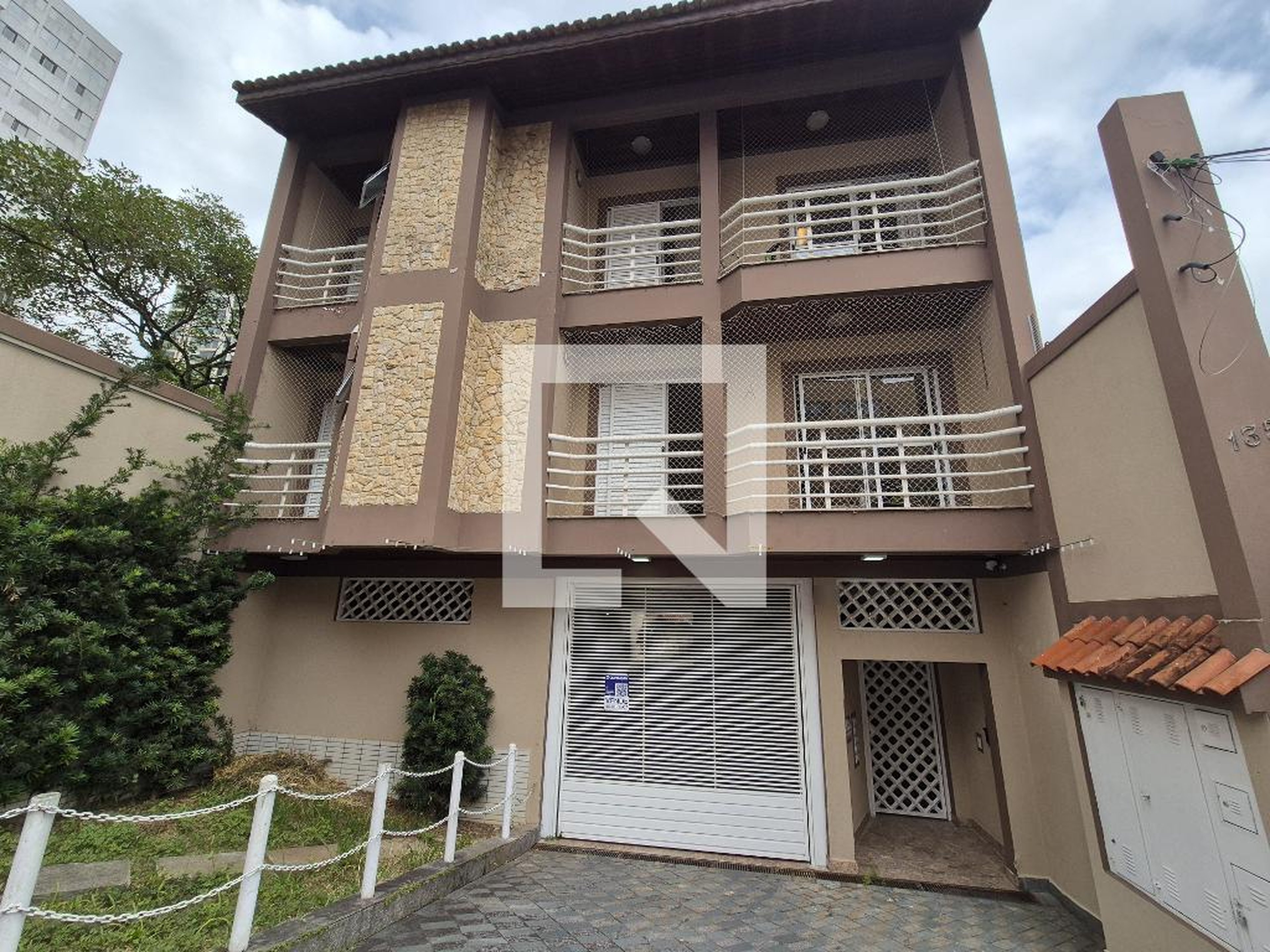 Fachada Condomínio em Travessa João Rodrigues, 3