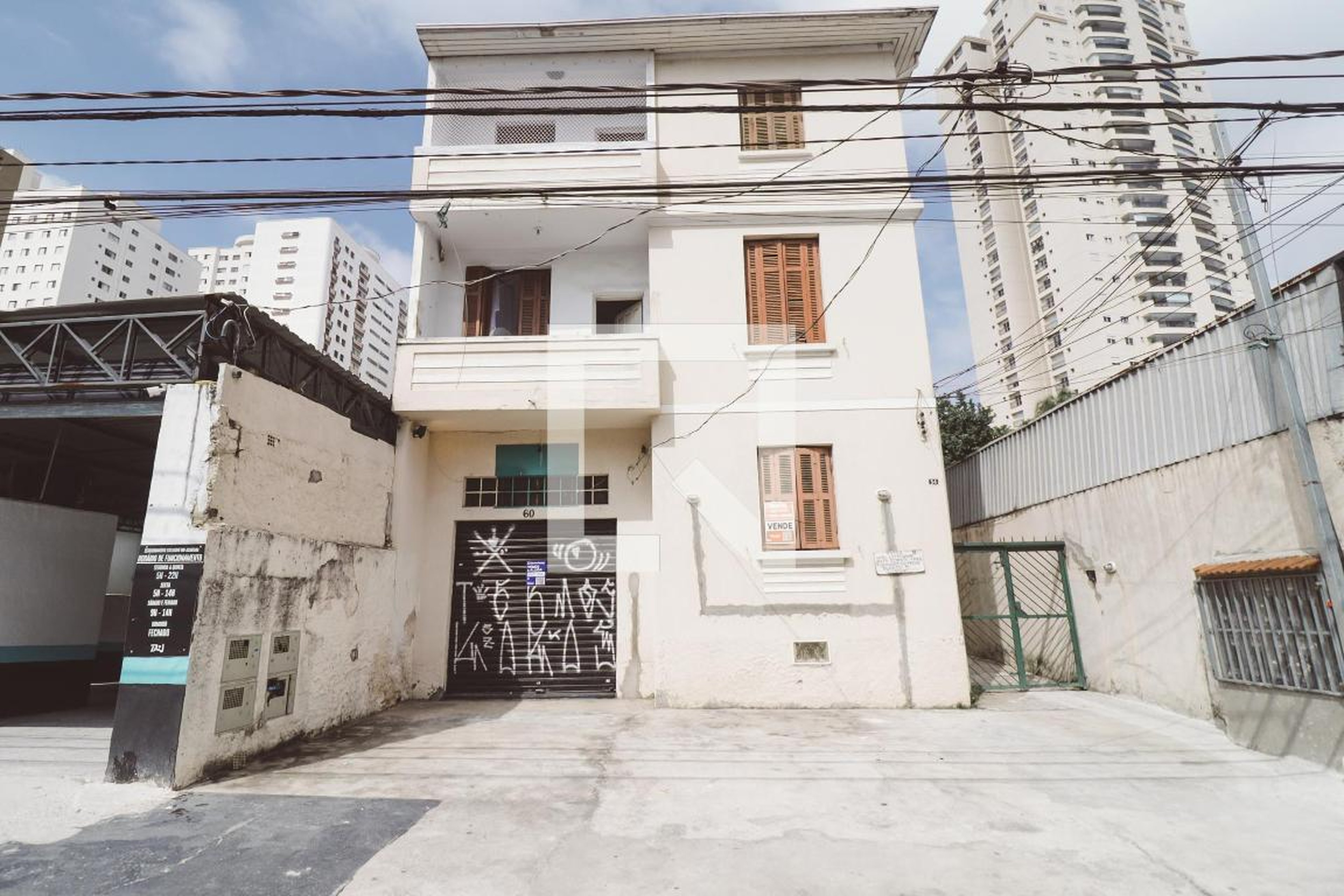 Fachada do Prédio Condomínio em Rua Mateus Leme, 60