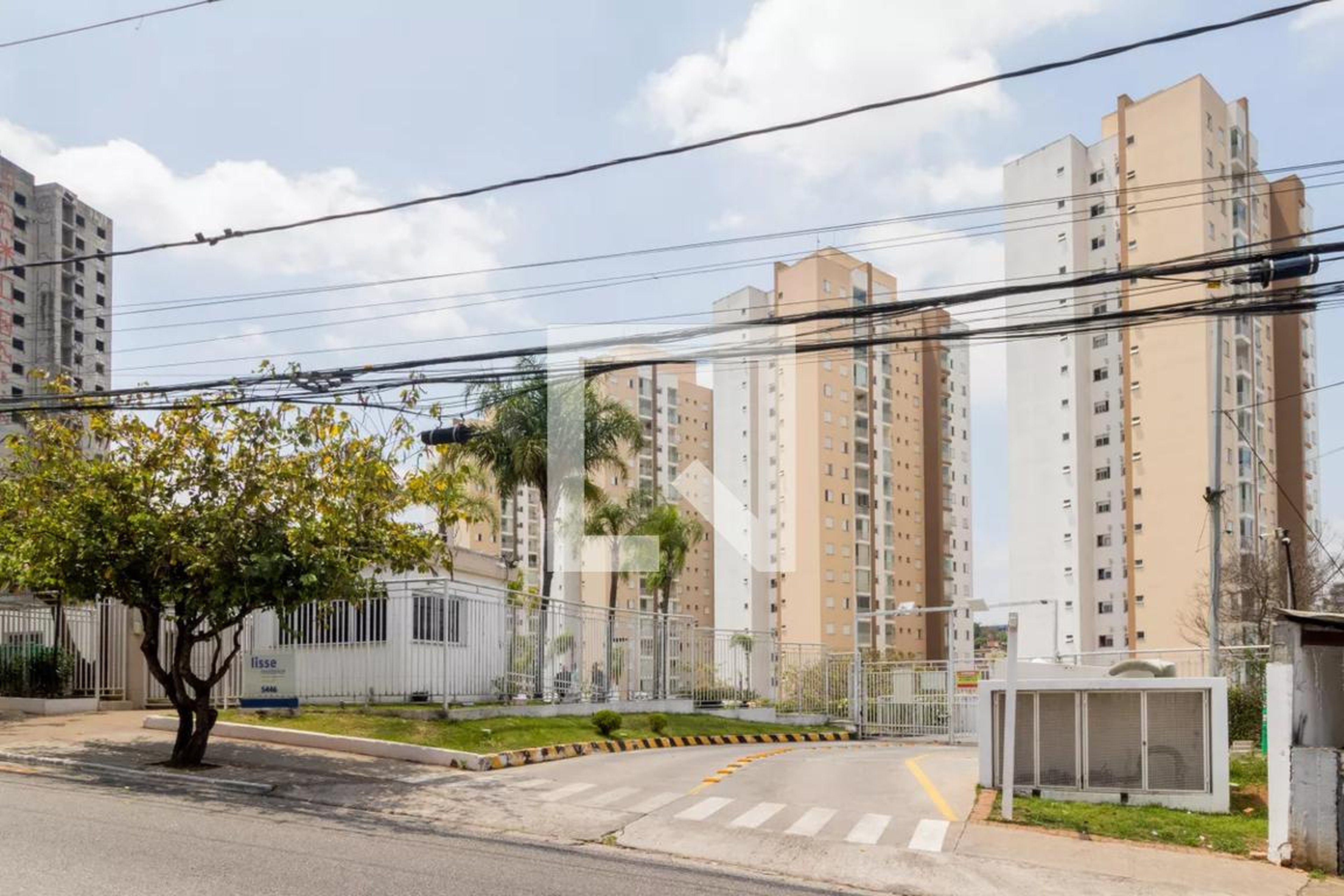 Fachada Condomínio em Avenida Vila Ema, 5450