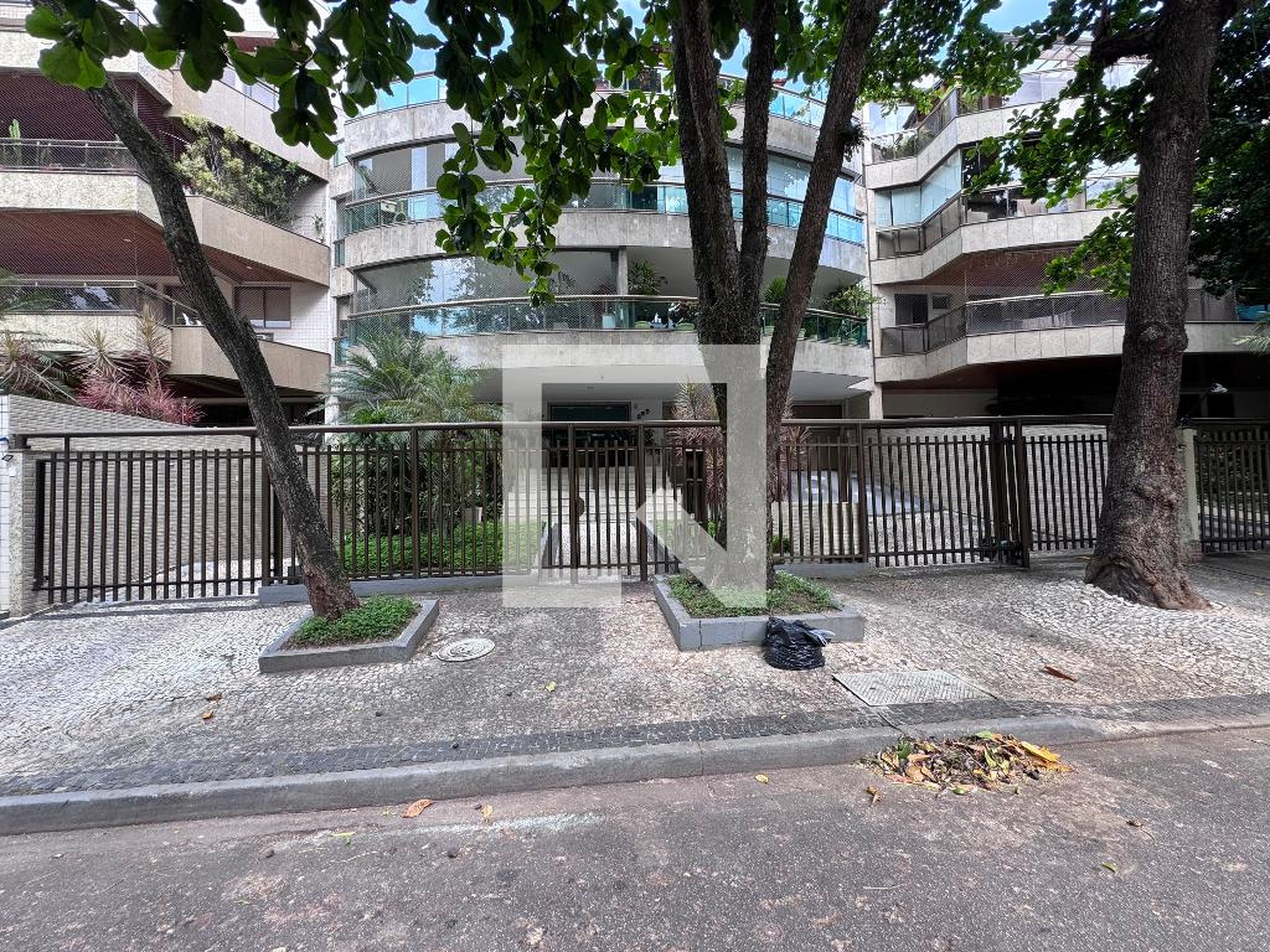 Fachada Condomínio em Rua Professor Taciel Cylleno, 665