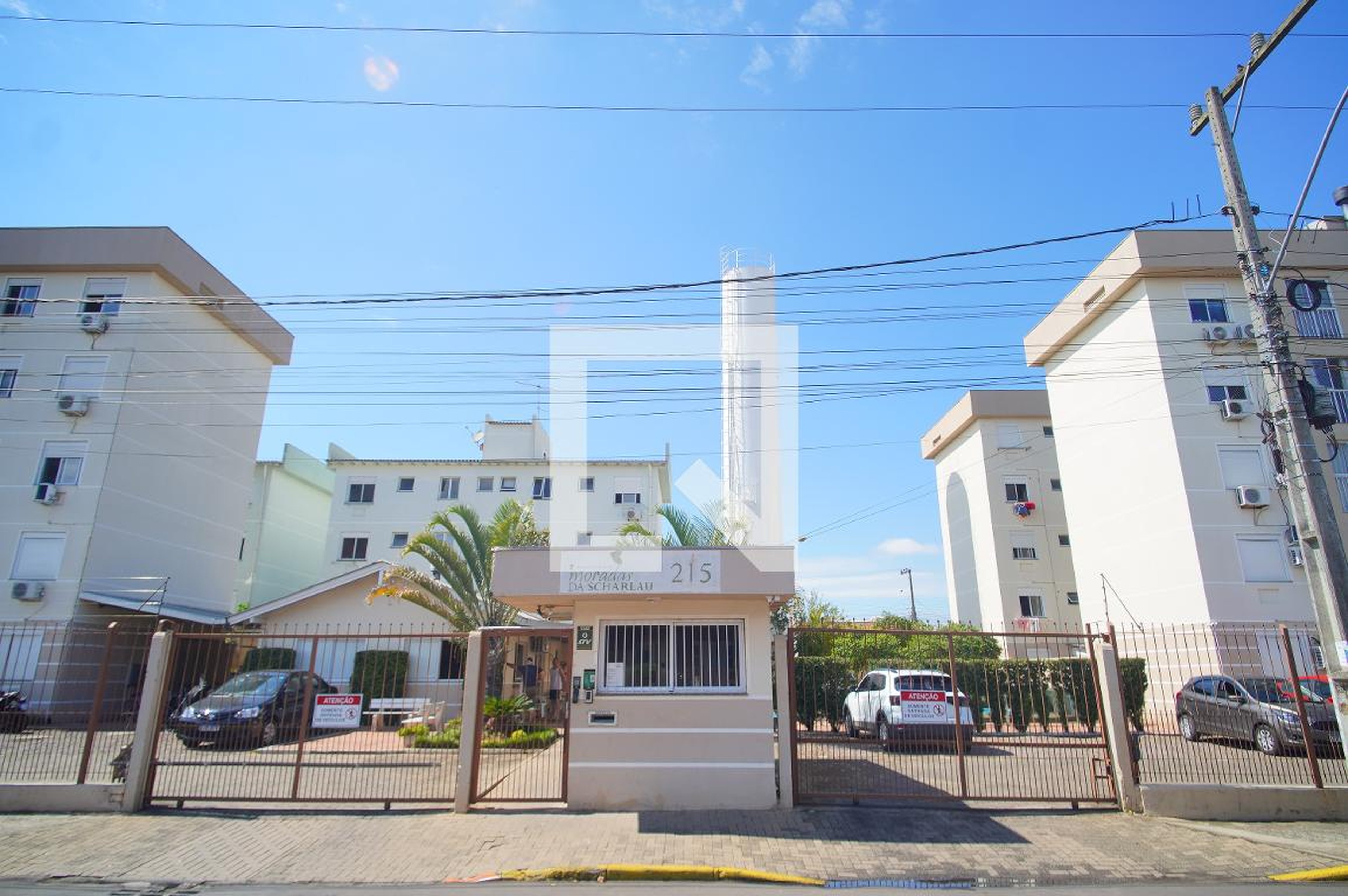 Fachada Condomínio em Rua João Batista M. de Freitas, 1