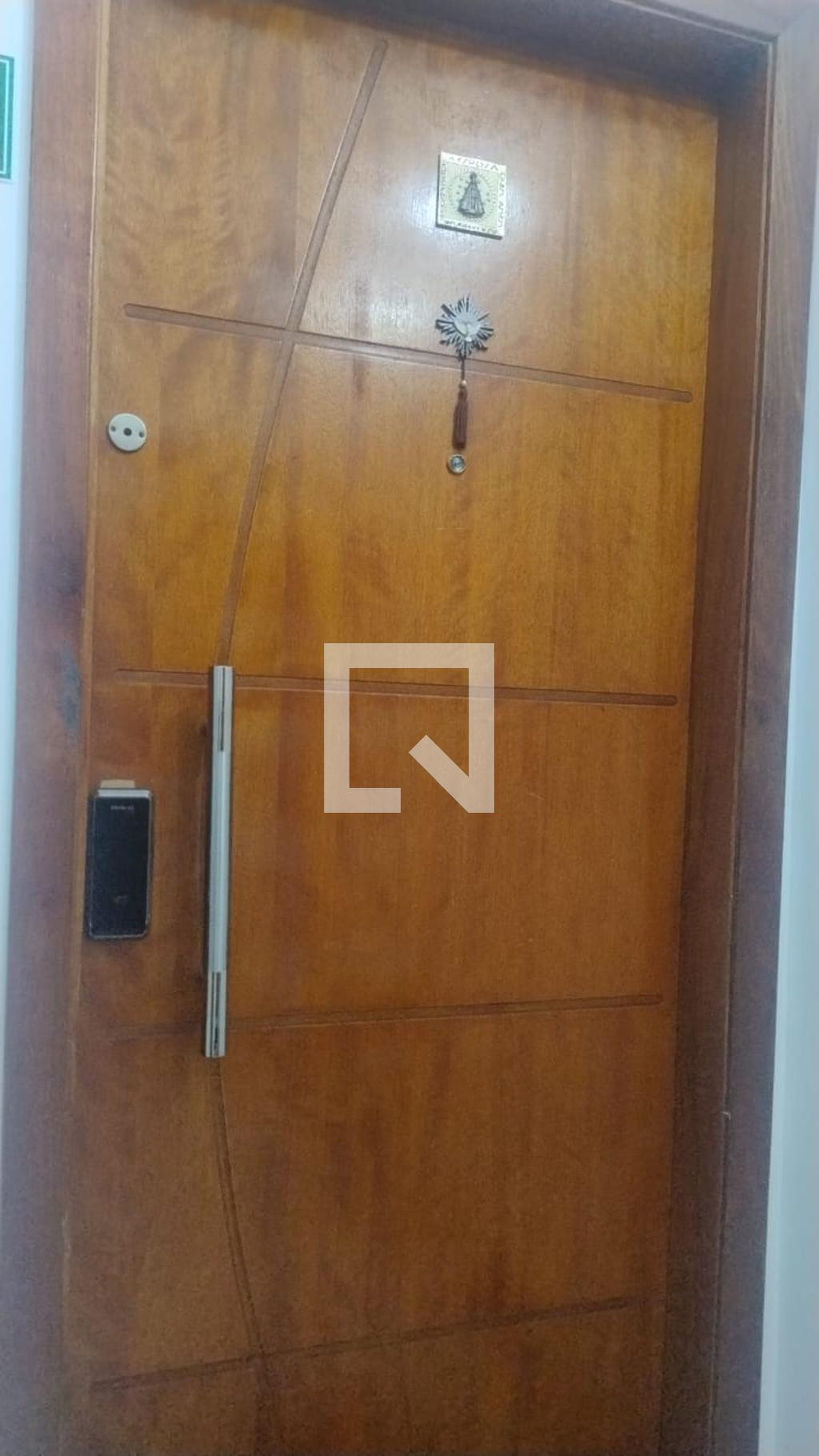 Entrada Condomínio em Travessa Cristóvão Barcelos, 22