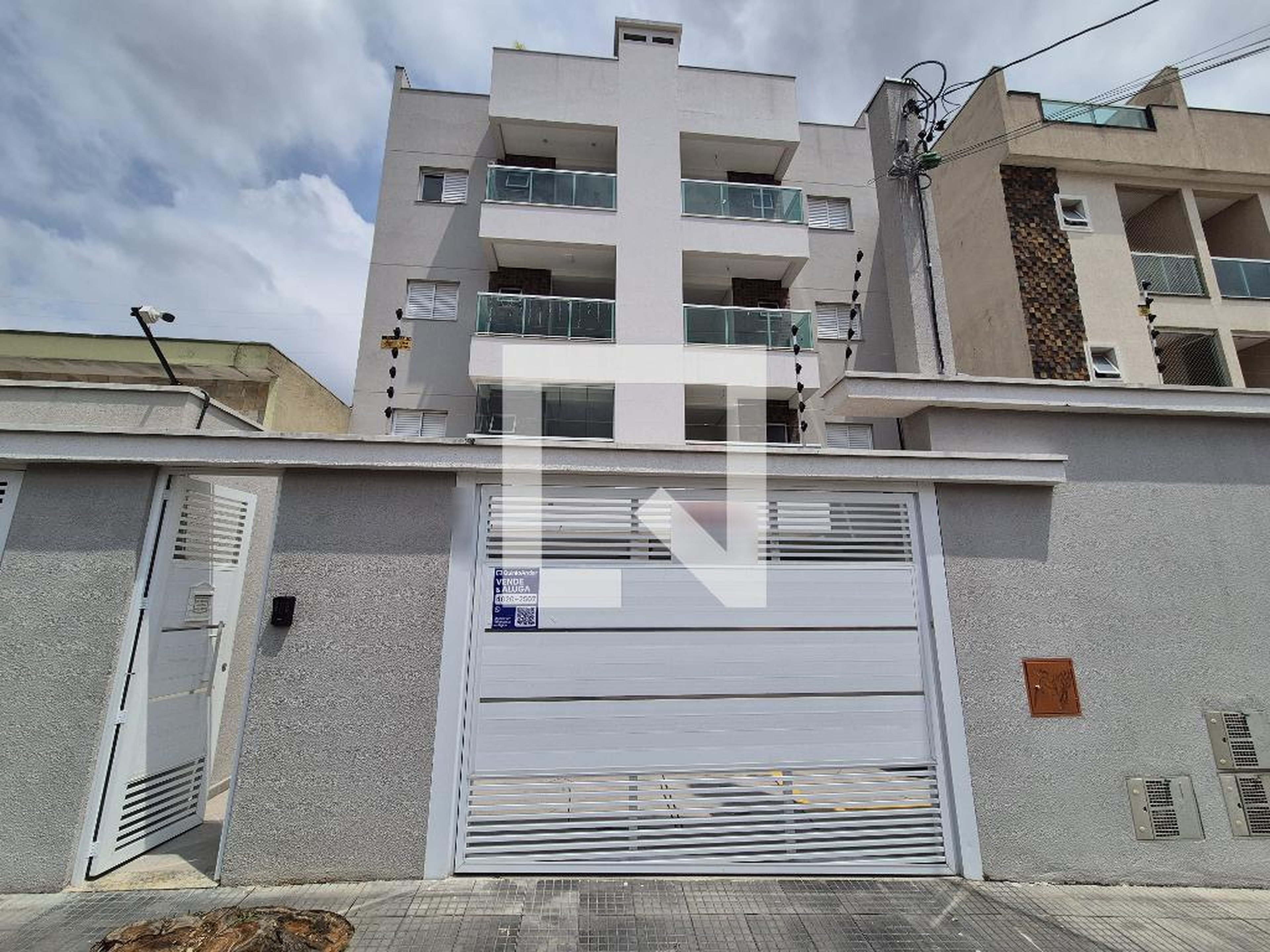 Fachada Condomínio em Rua Manoel Ferraz, 172