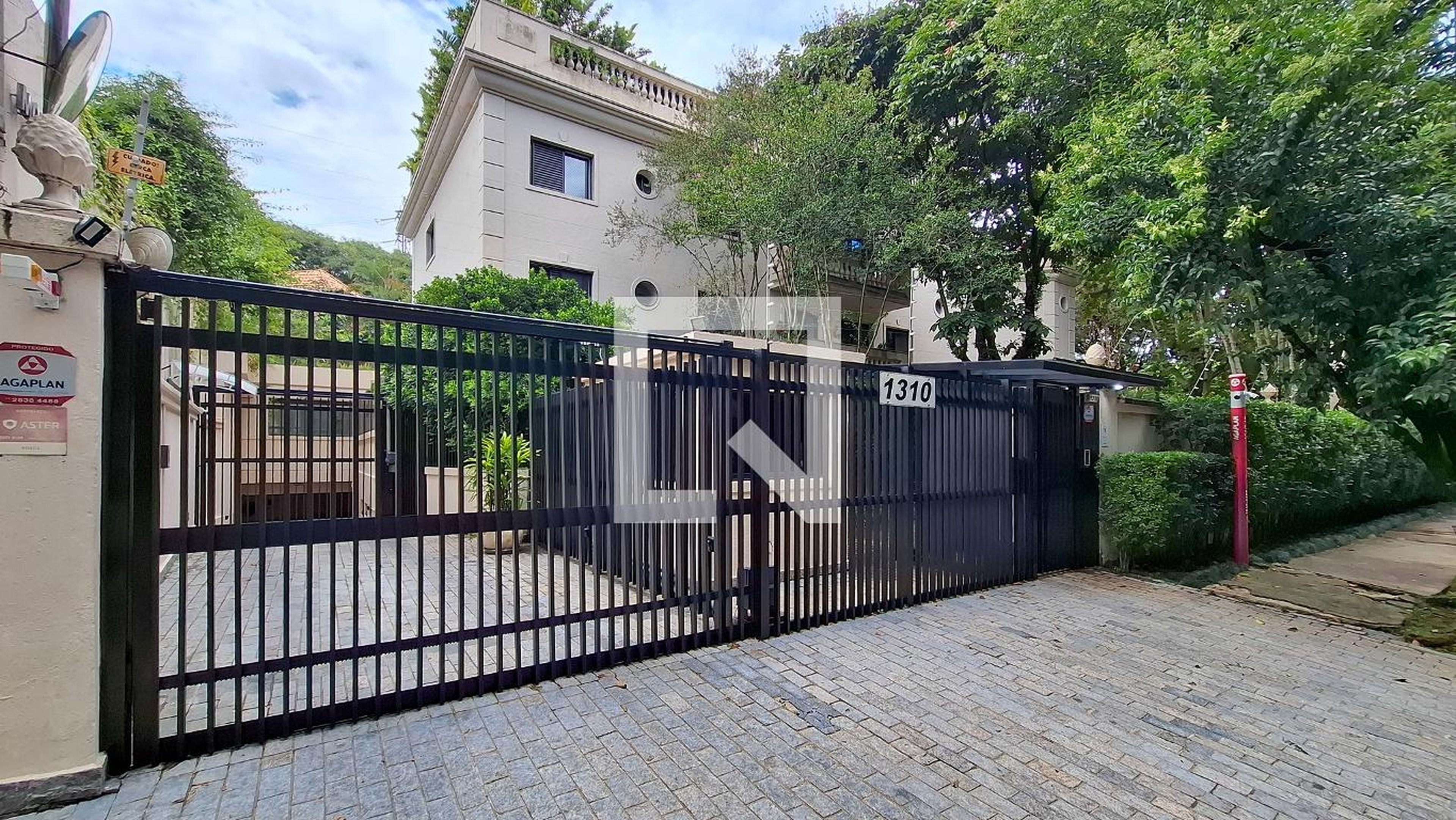 Fachada do Prédio Condomínio Mont Blanc