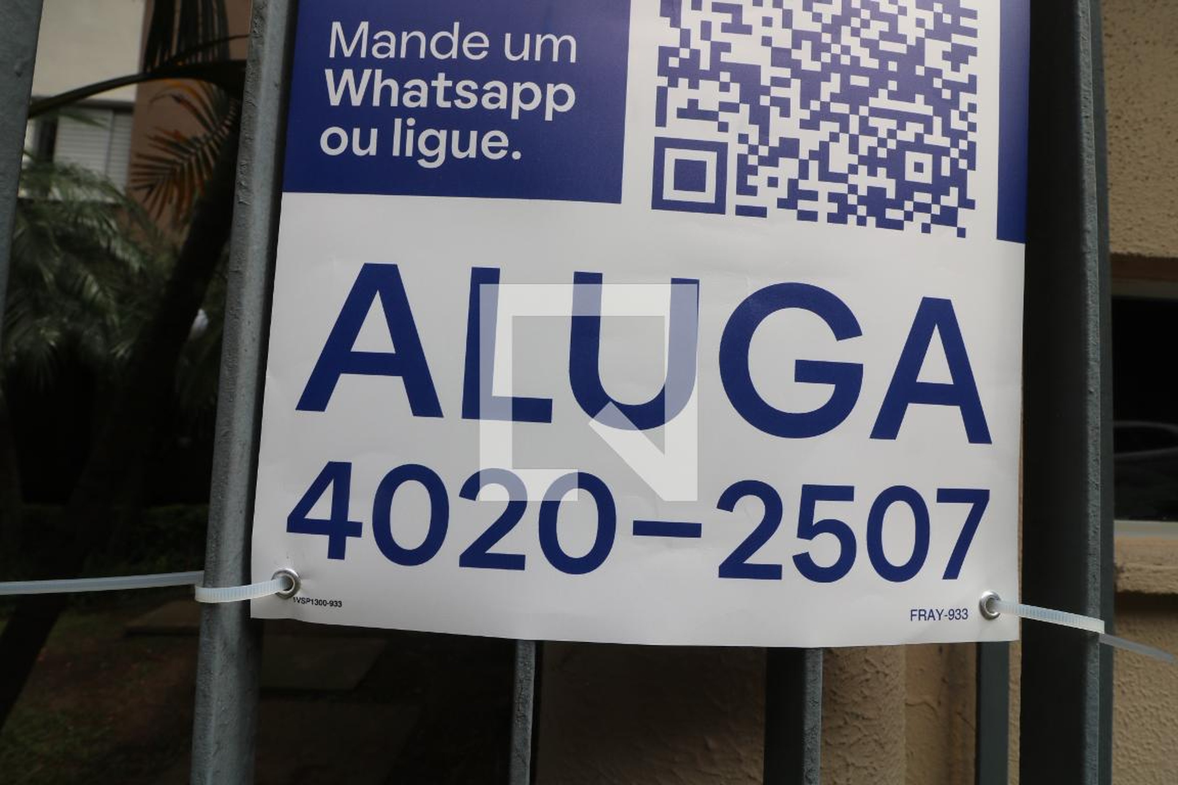 Fachada Condomínio em Rua Demerval da Fonseca, 351