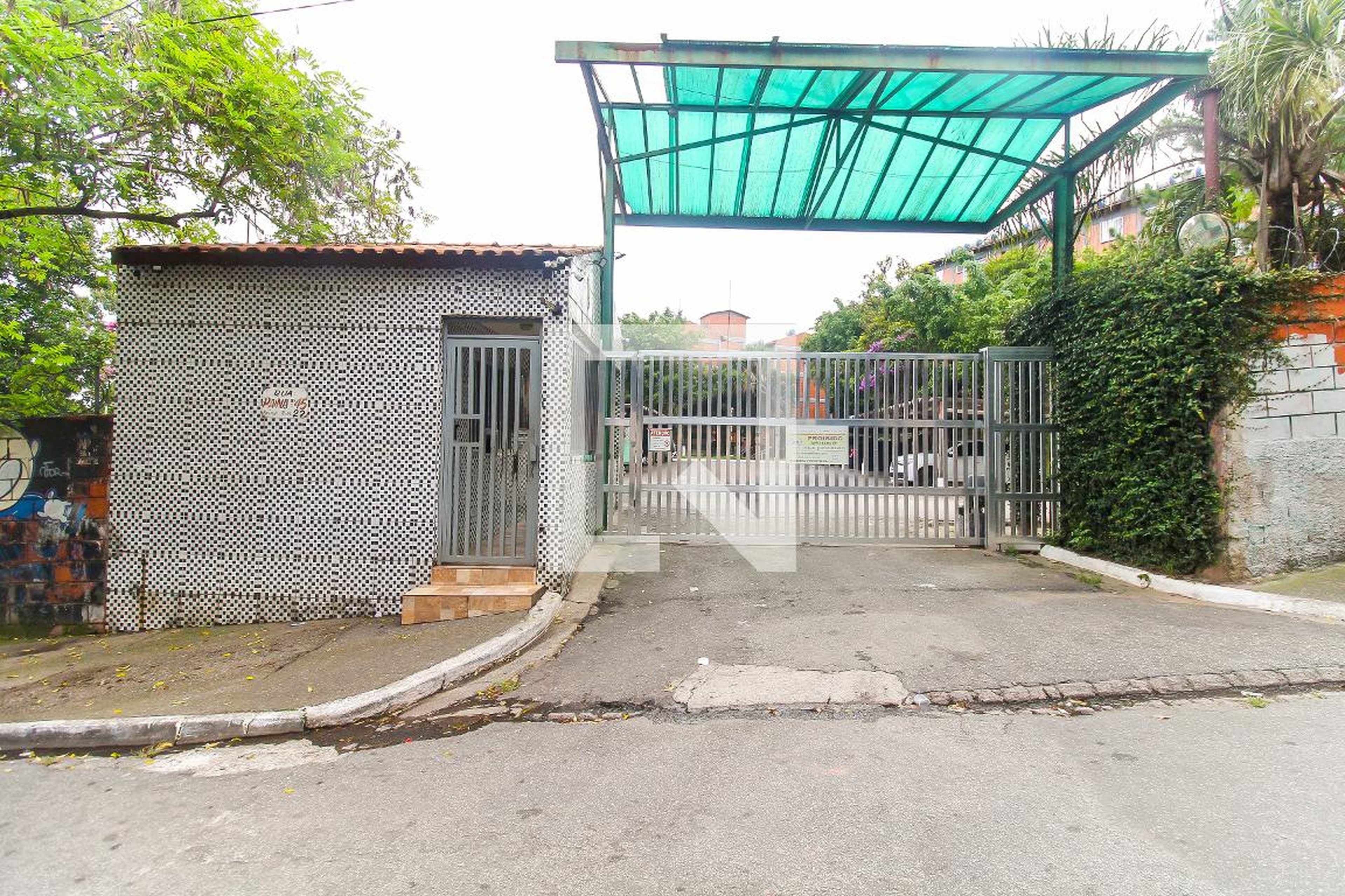 Fachada Condomínio em Rua Paina, 45