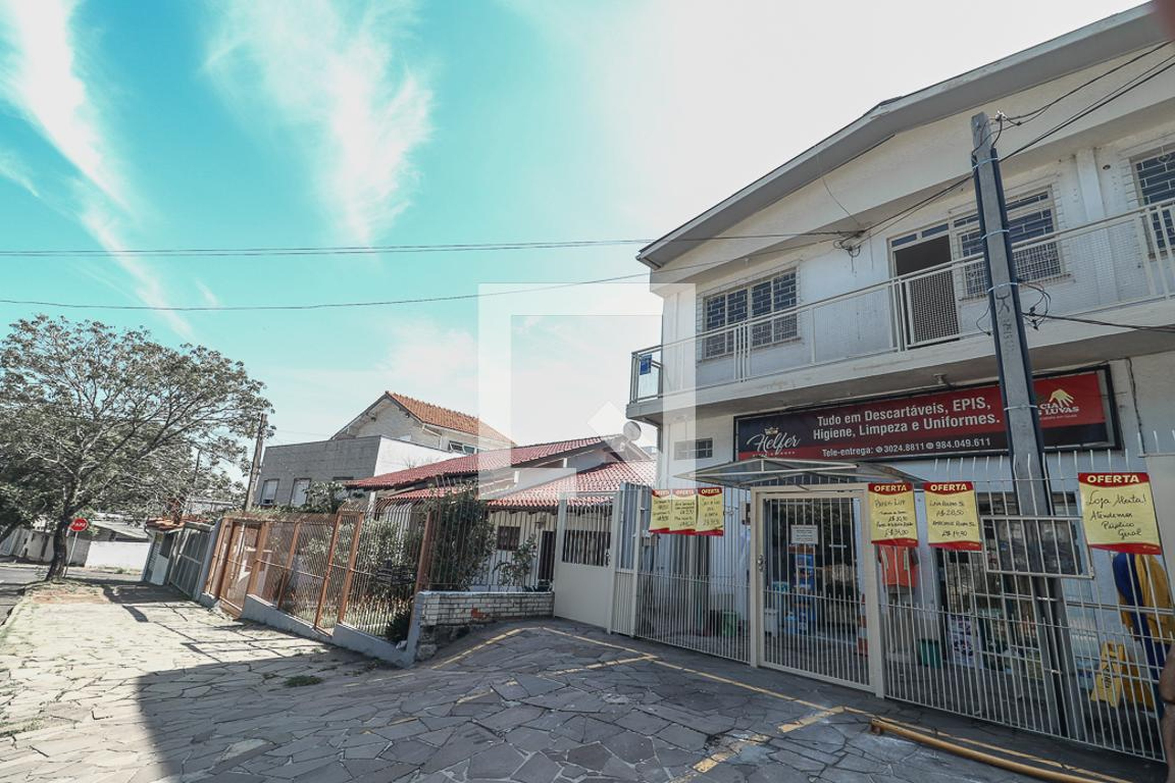 Fachada Condomínio em Rua Souza Lôbo, 440