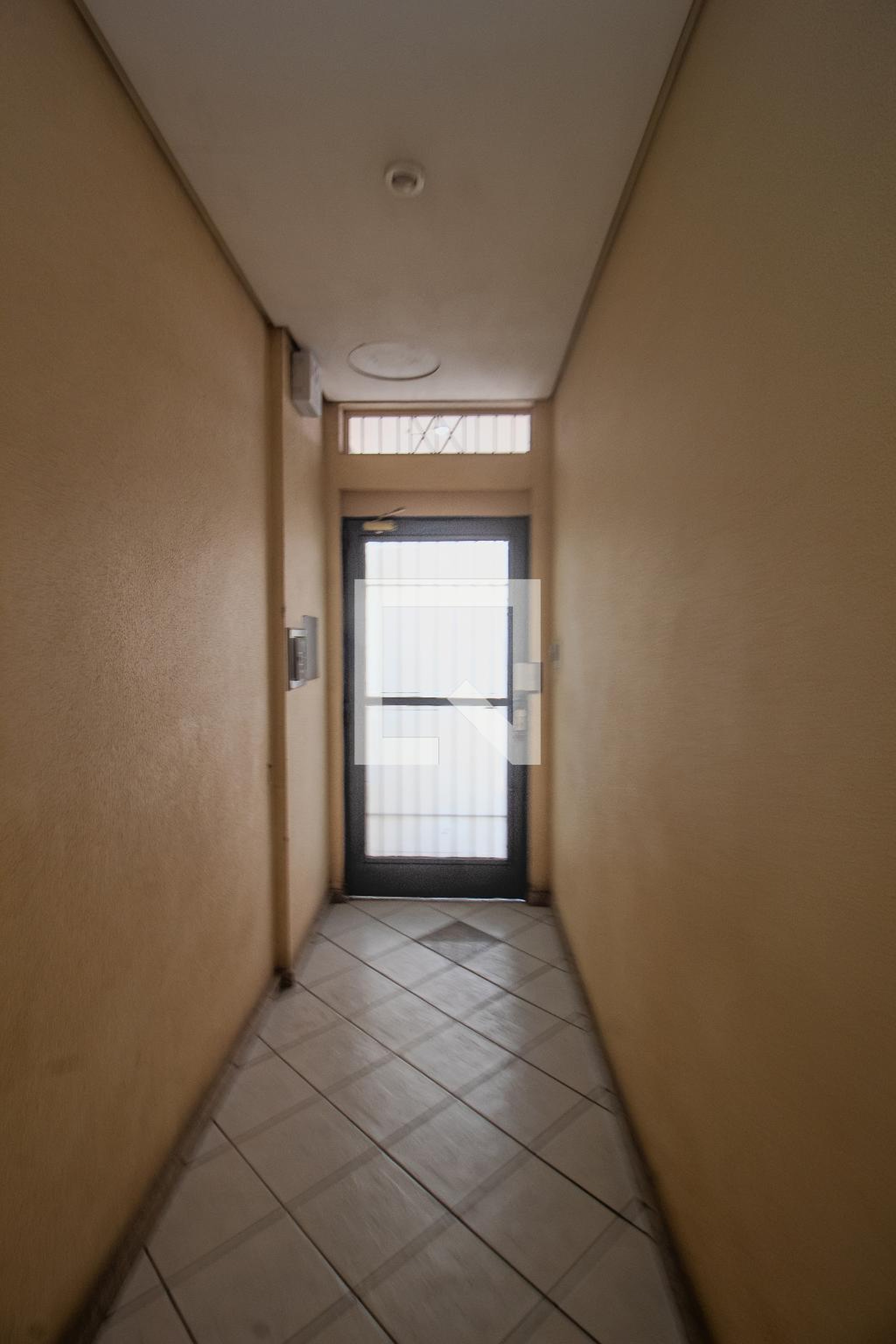 Hall de entrada Condomínio em Travessa Pesqueiro, 91