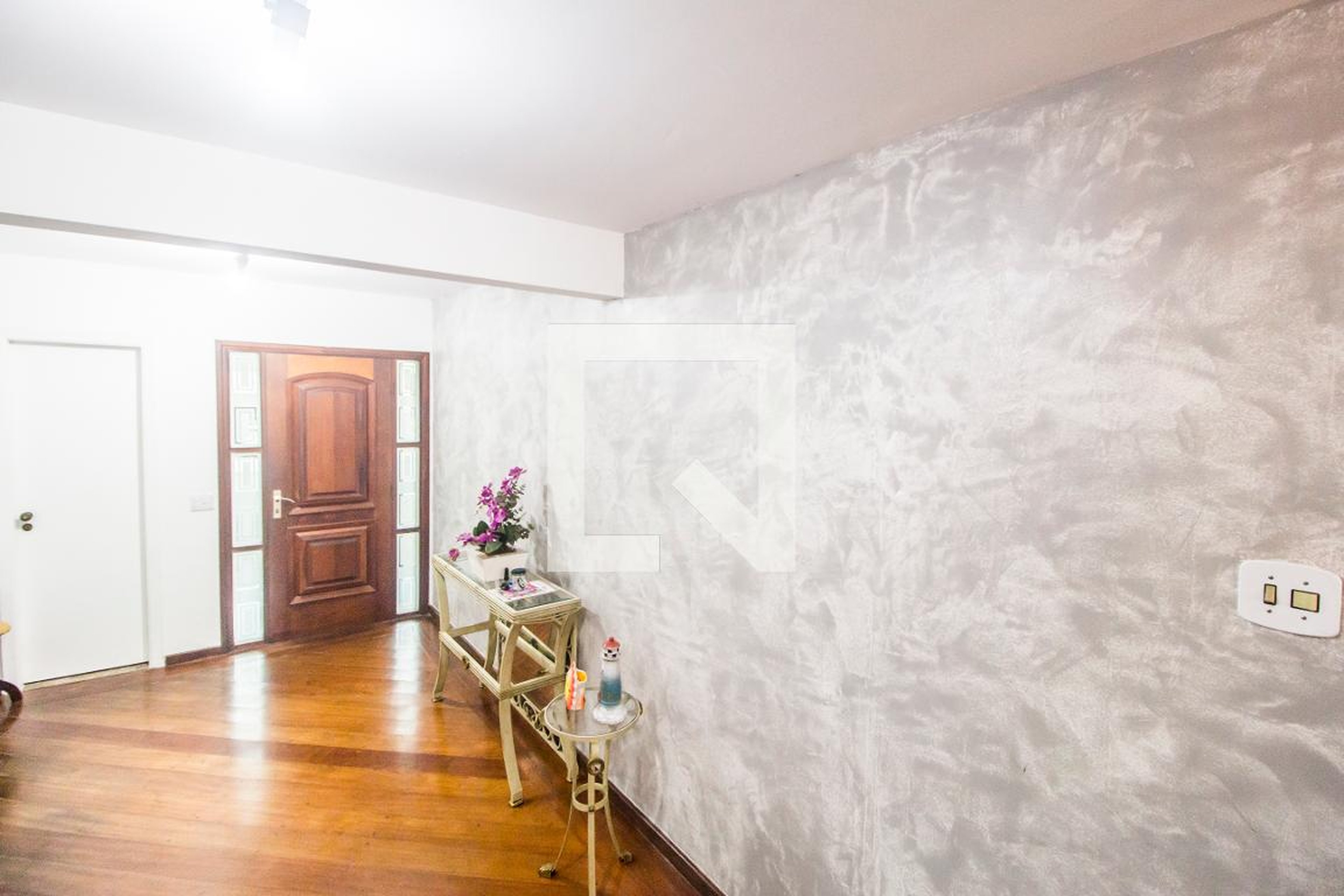 Hall de entrada Condomínio em Alameda Platina, 67