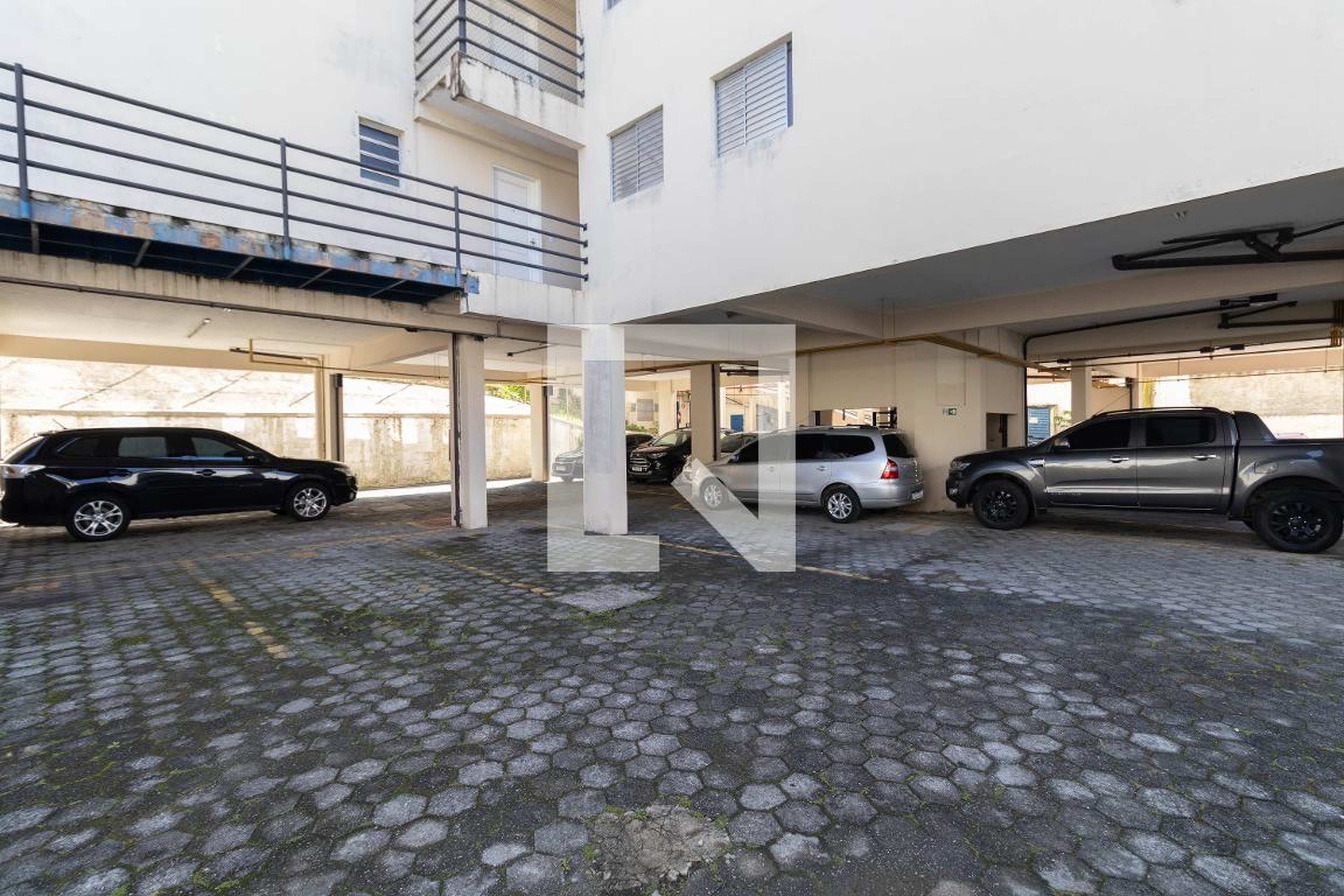 Estacionamento - Edifício Residencial Vila Esther