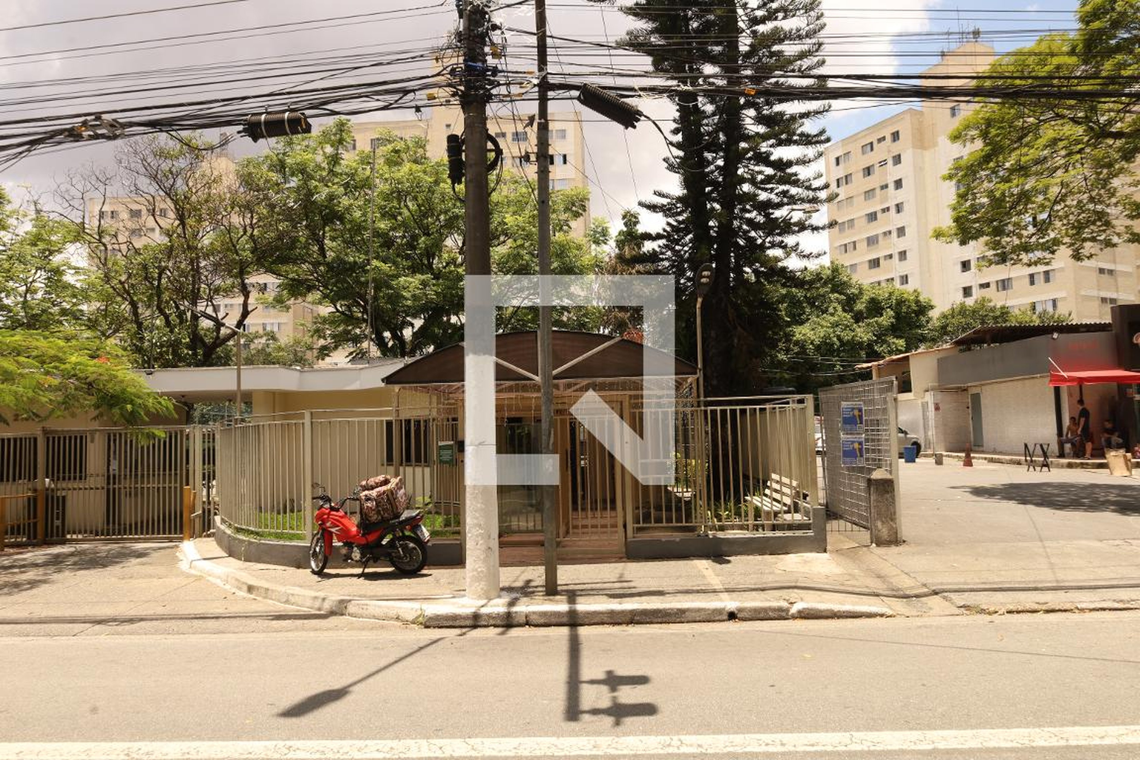 Fachada Condomínio Conjunto Habitacional das Esmeraldas