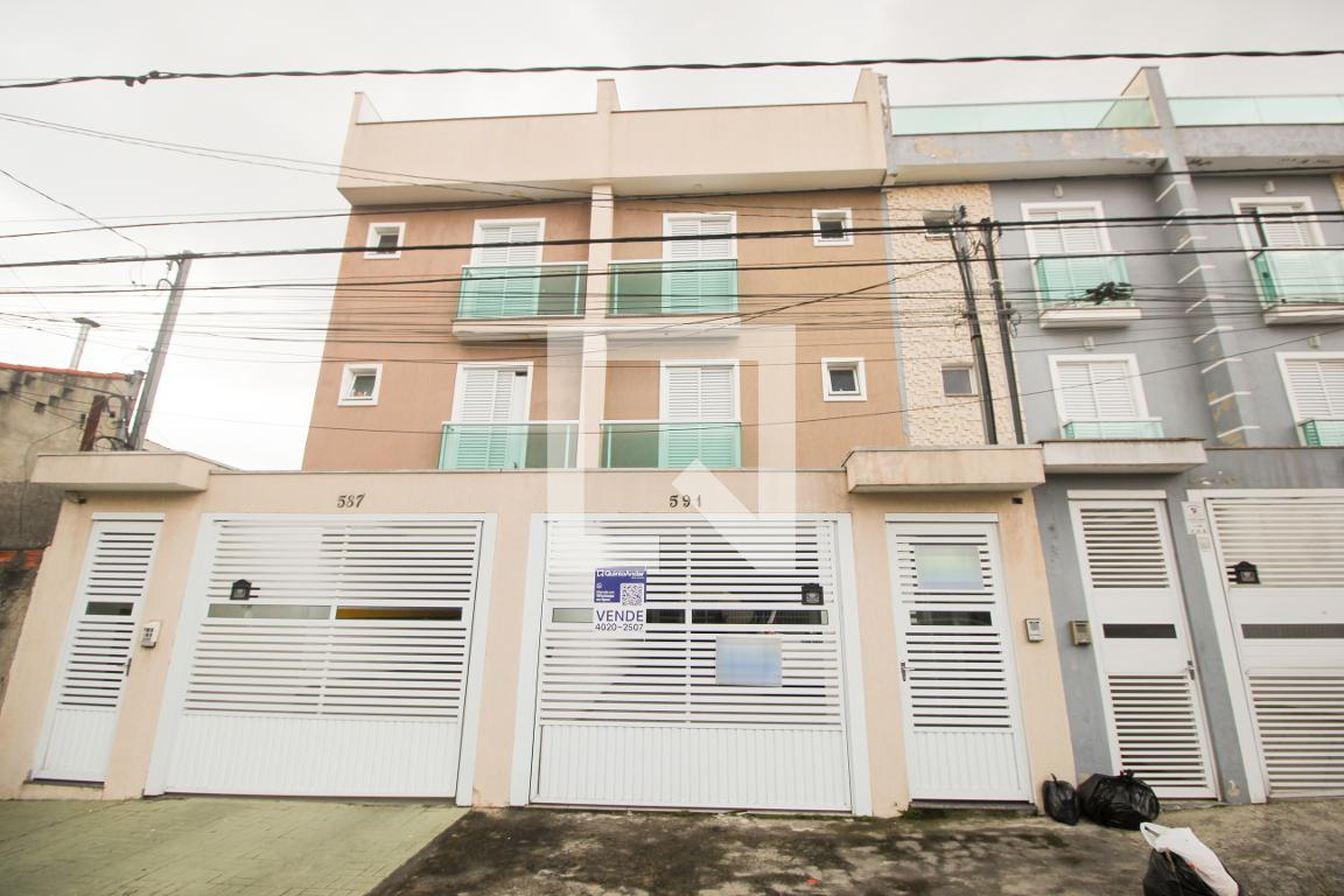 Fachada Condomínio em Rua Gana, 591