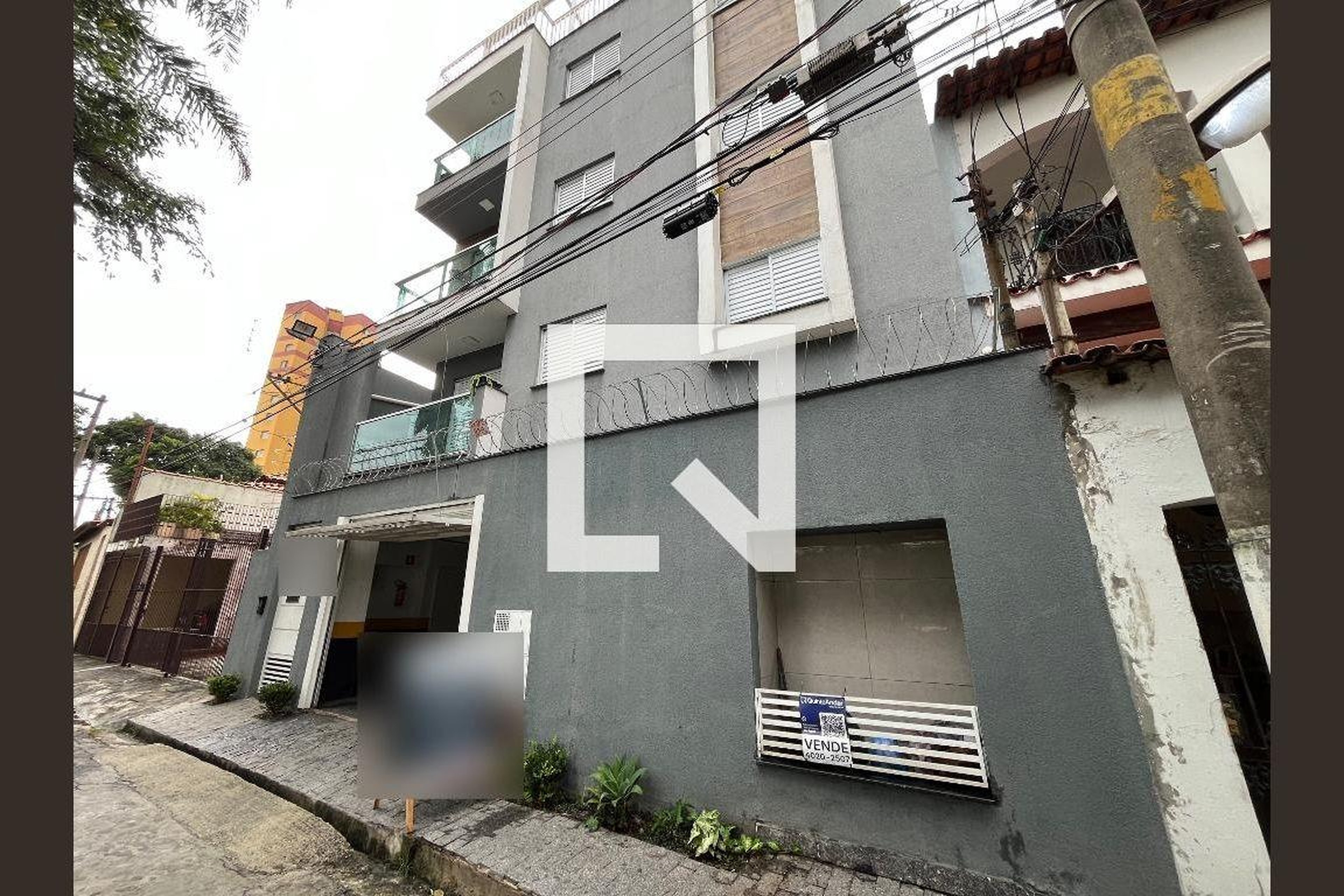 Fachada Condomínio em Rua Professor Valério Giuli, 171