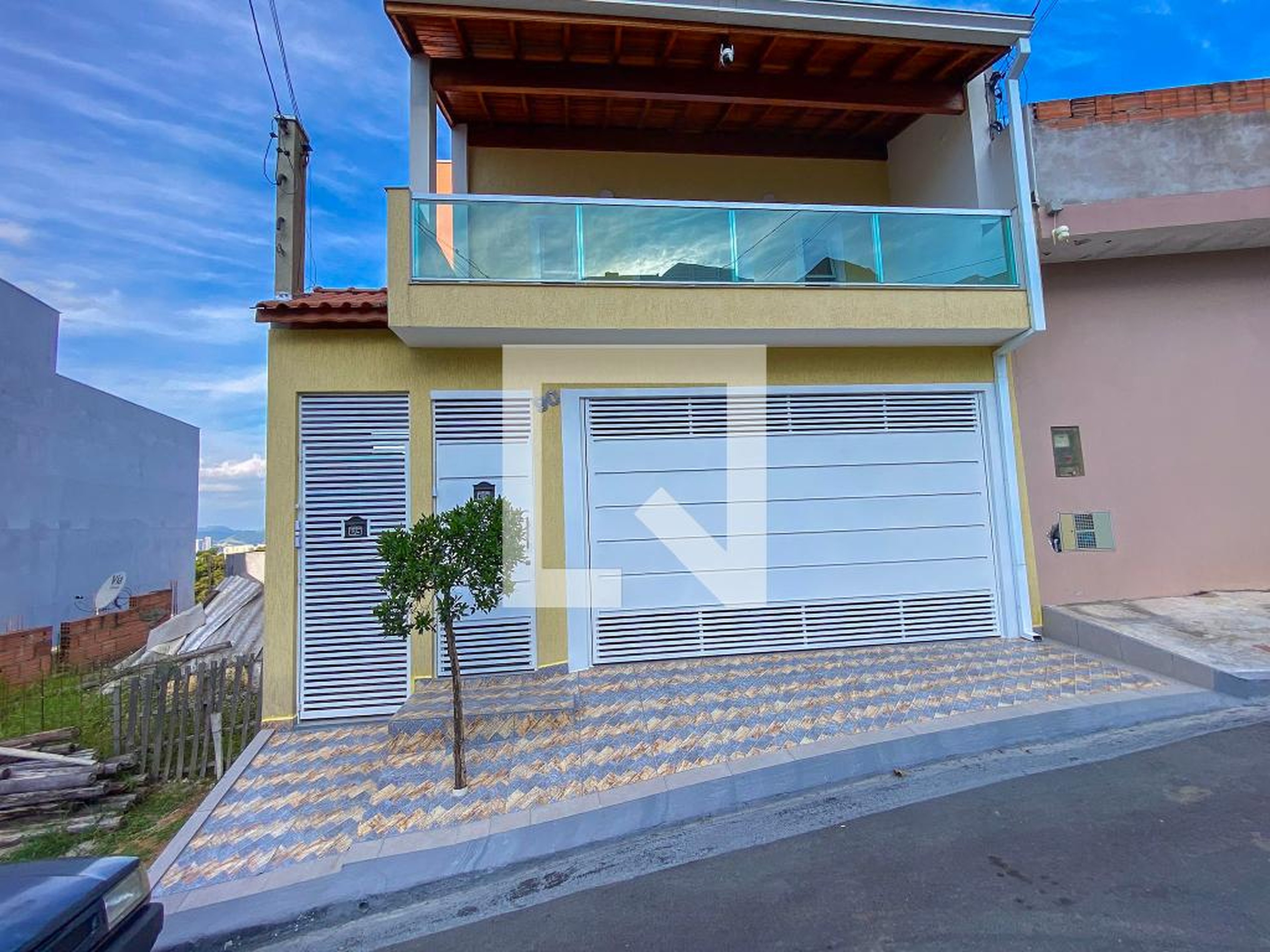 Fachada Condomínio em Rua Mar da Galiléia, 90